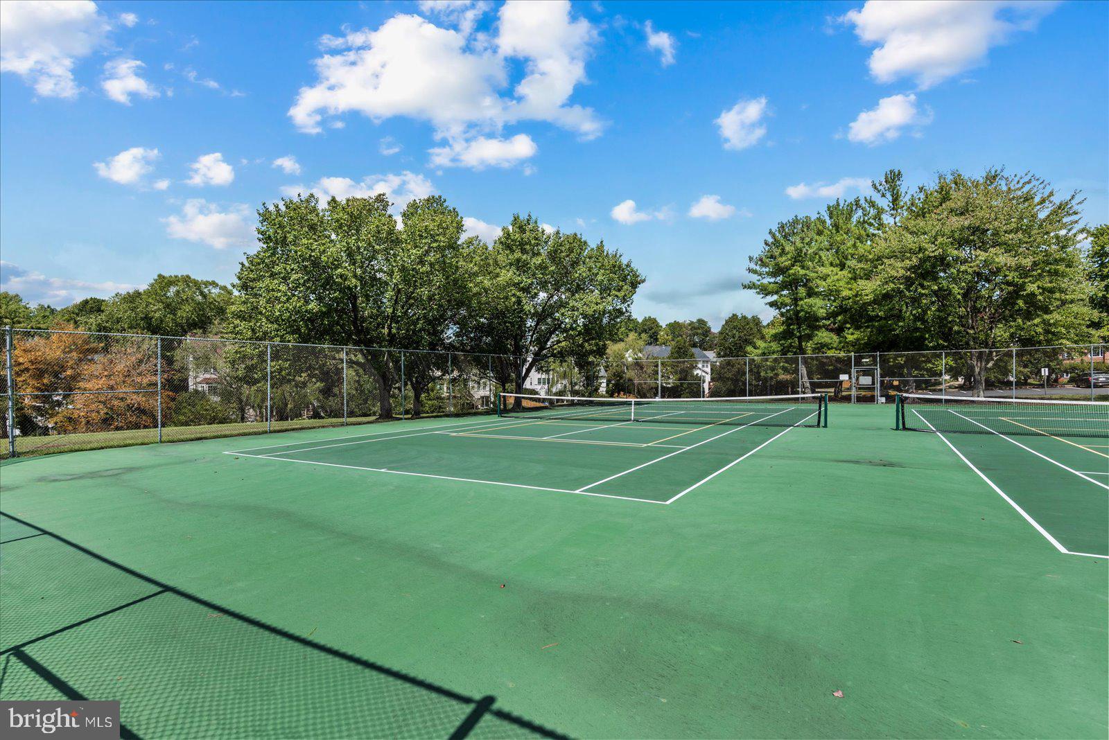 HAMPTON OAKS - Residential