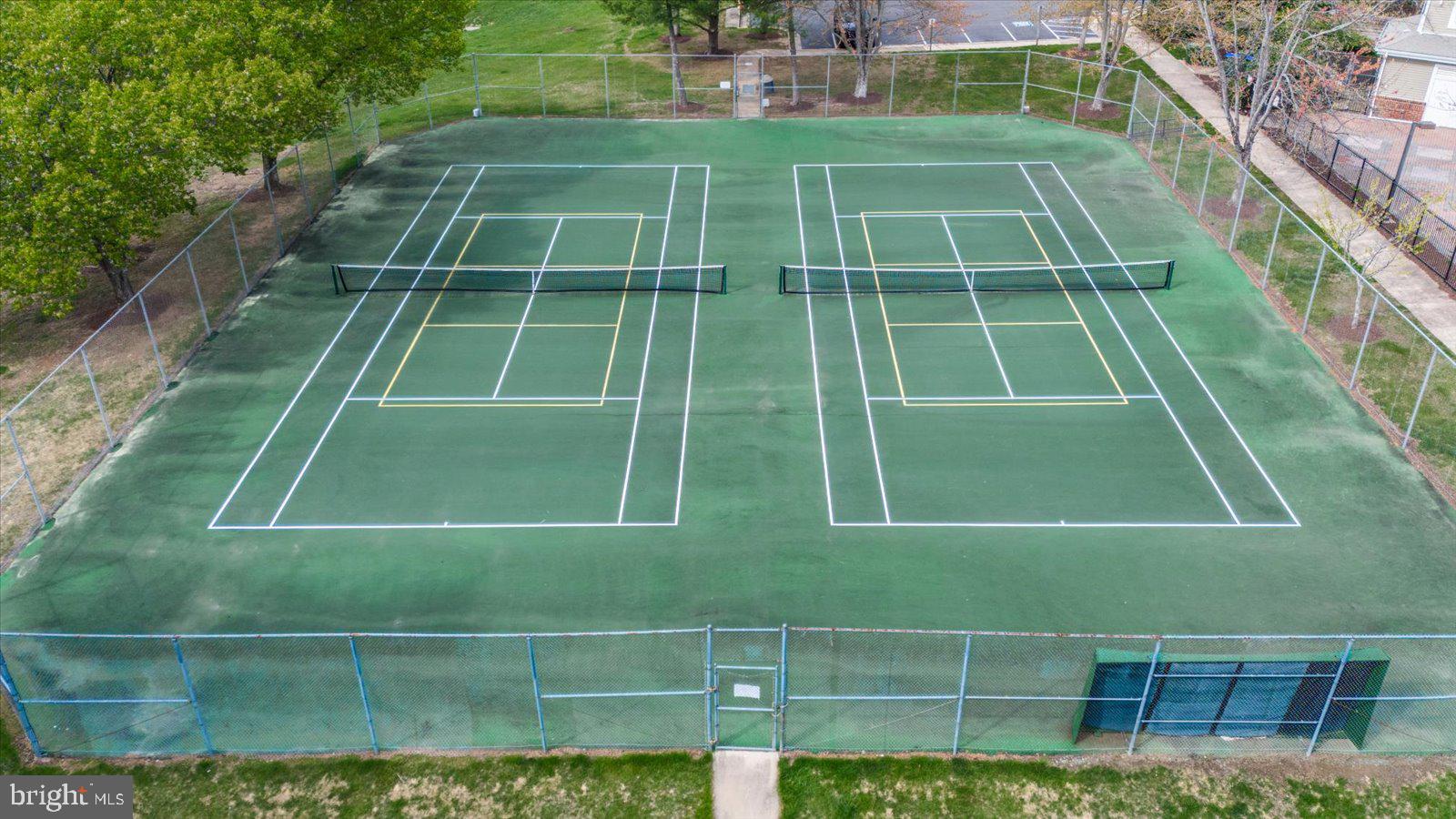 HAMPTON OAKS - Residential