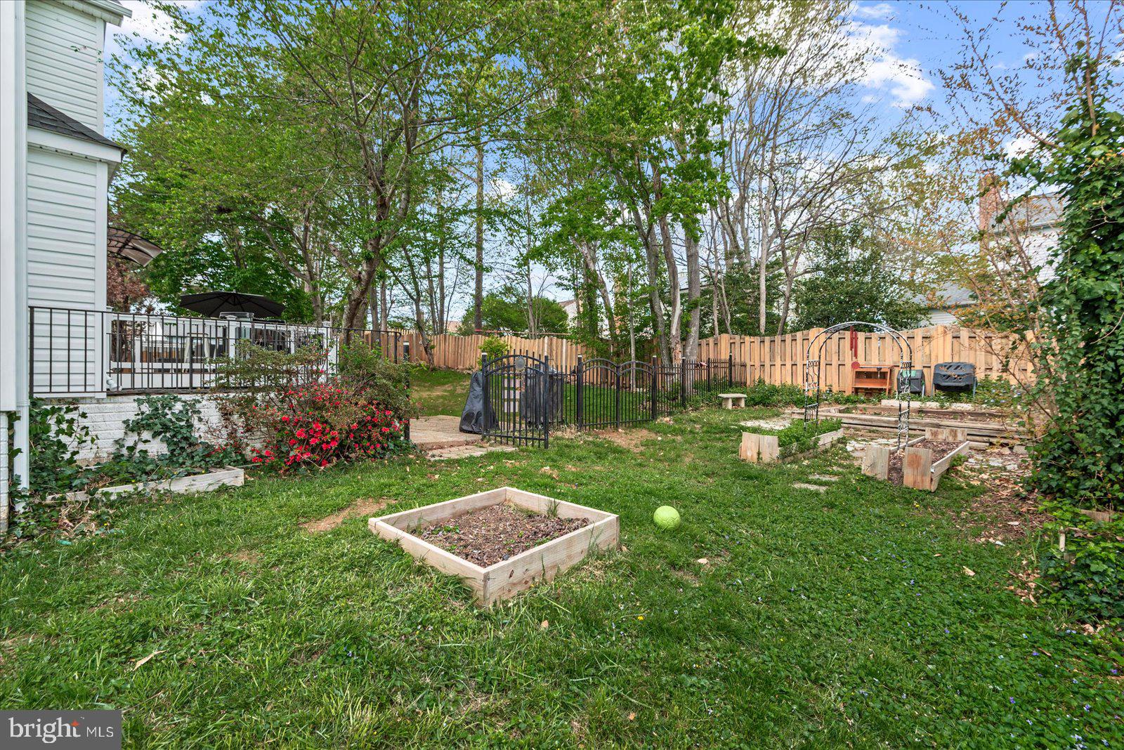 HAMPTON OAKS - Residential