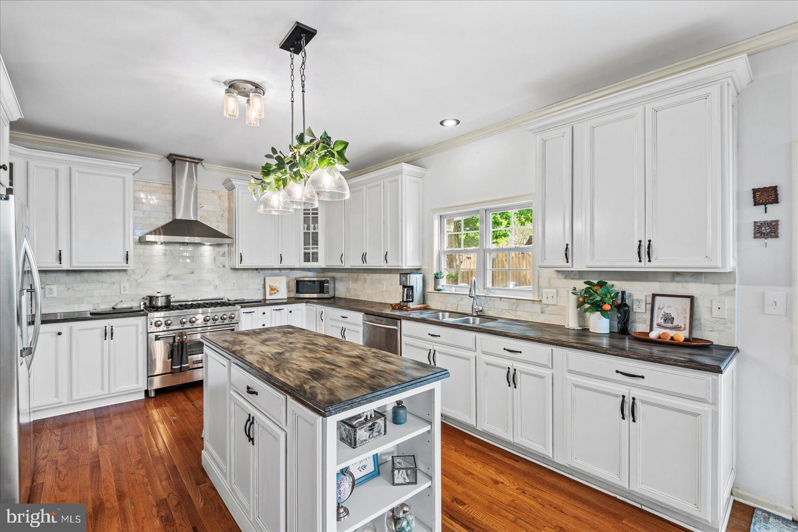 HAMPTON OAKS - Residential