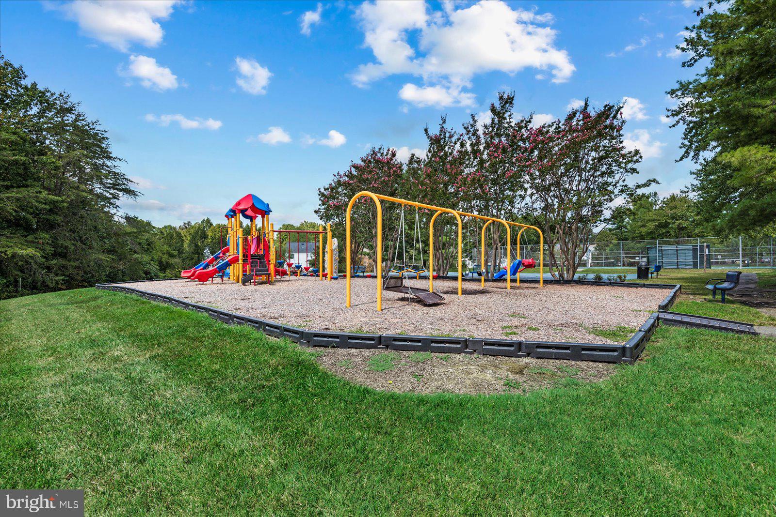 HAMPTON OAKS - Residential