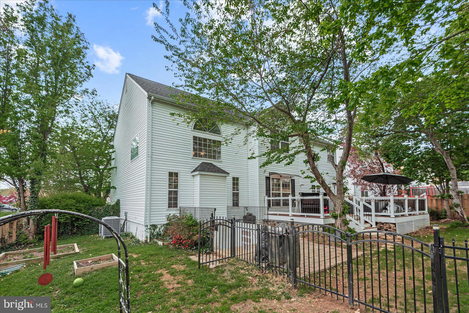 HAMPTON OAKS - Residential