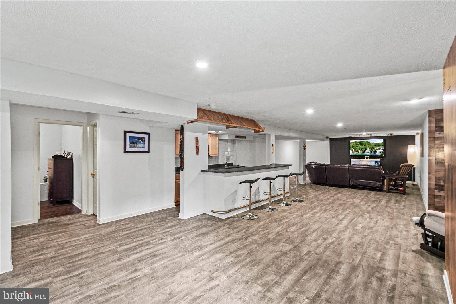 HAMPTON OAKS - Residential