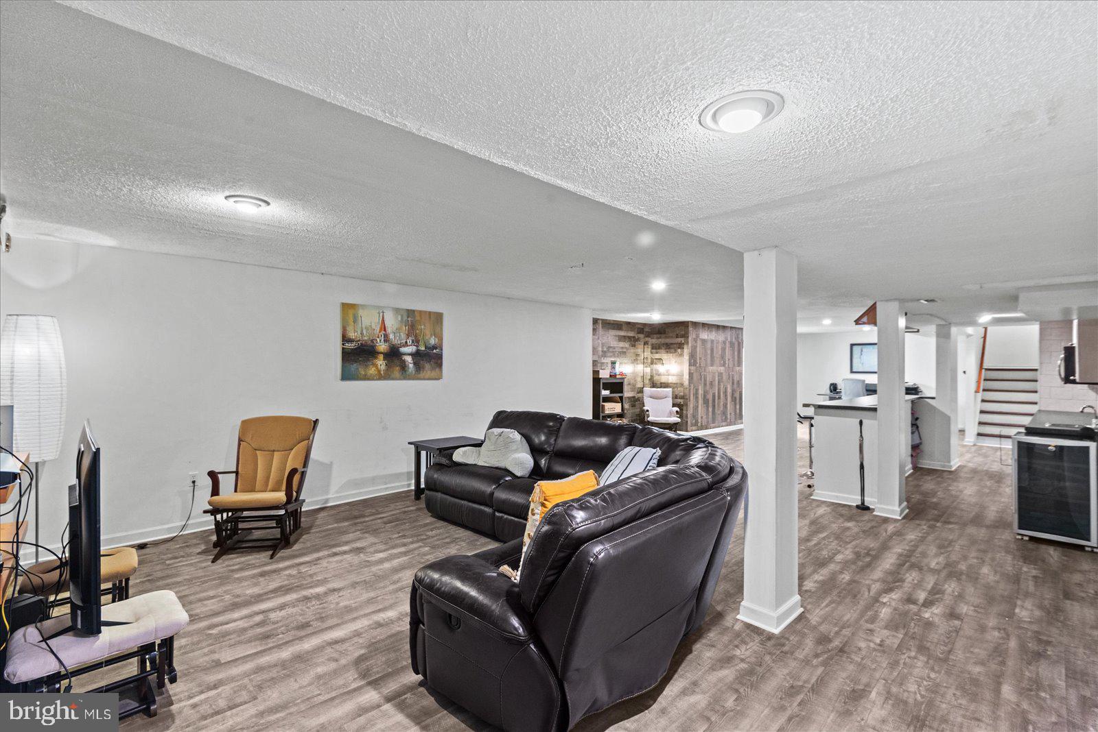 HAMPTON OAKS - Residential