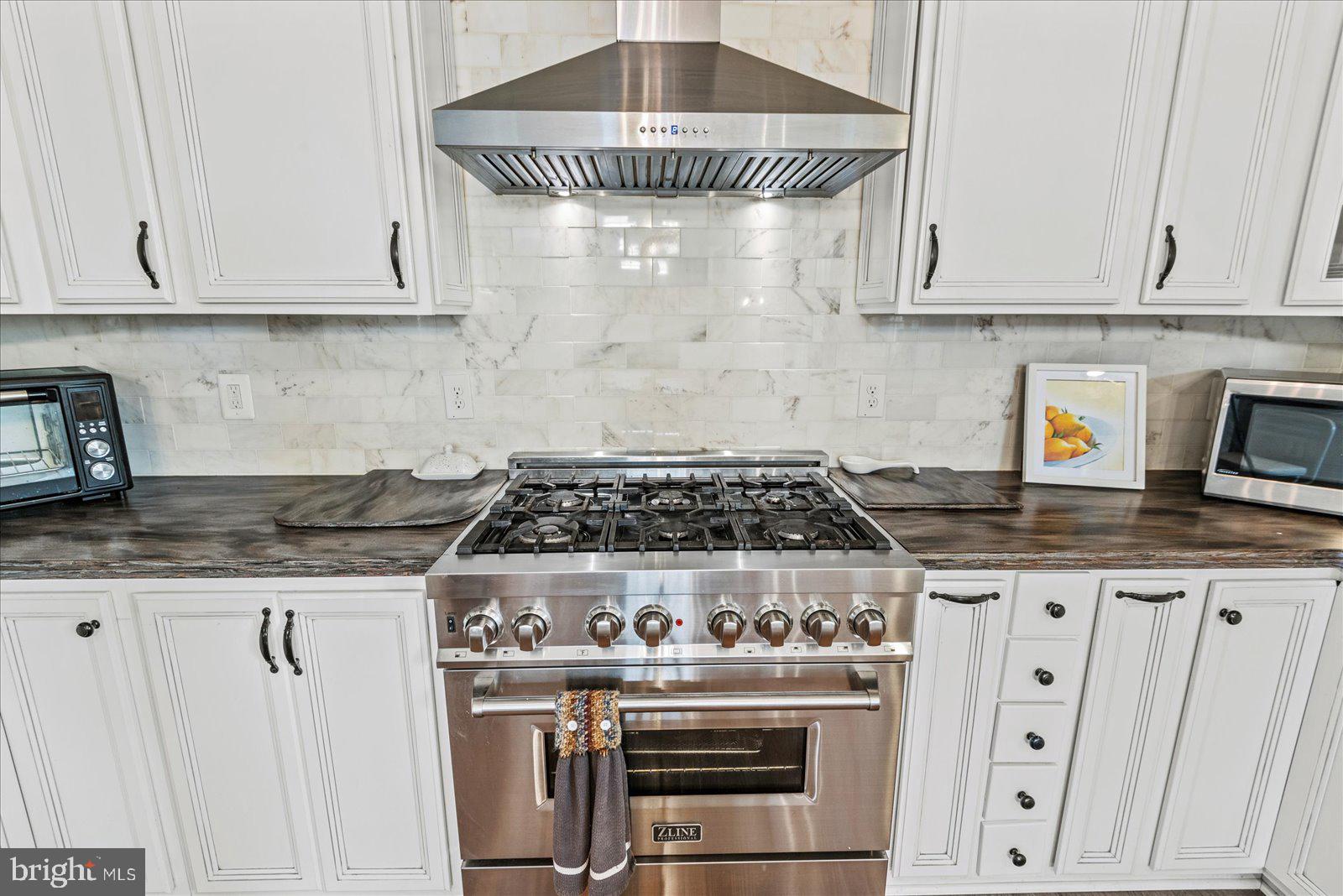 HAMPTON OAKS - Residential