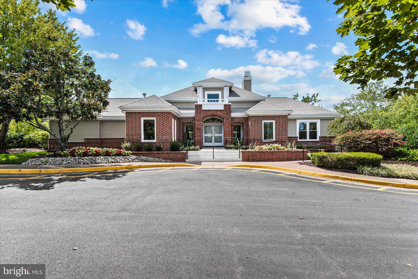 HAMPTON OAKS - Residential