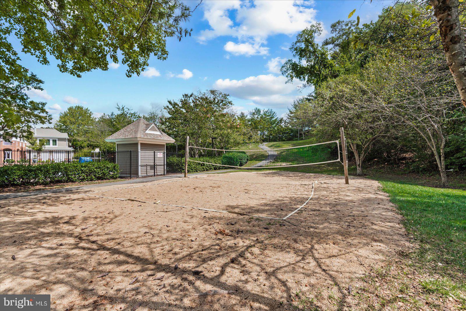 HAMPTON OAKS - Residential