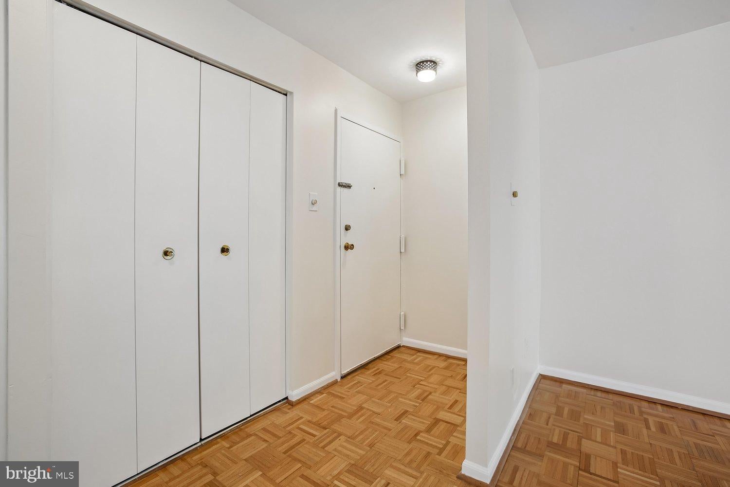 1671 PARKCREST CIRCLE 4C/401