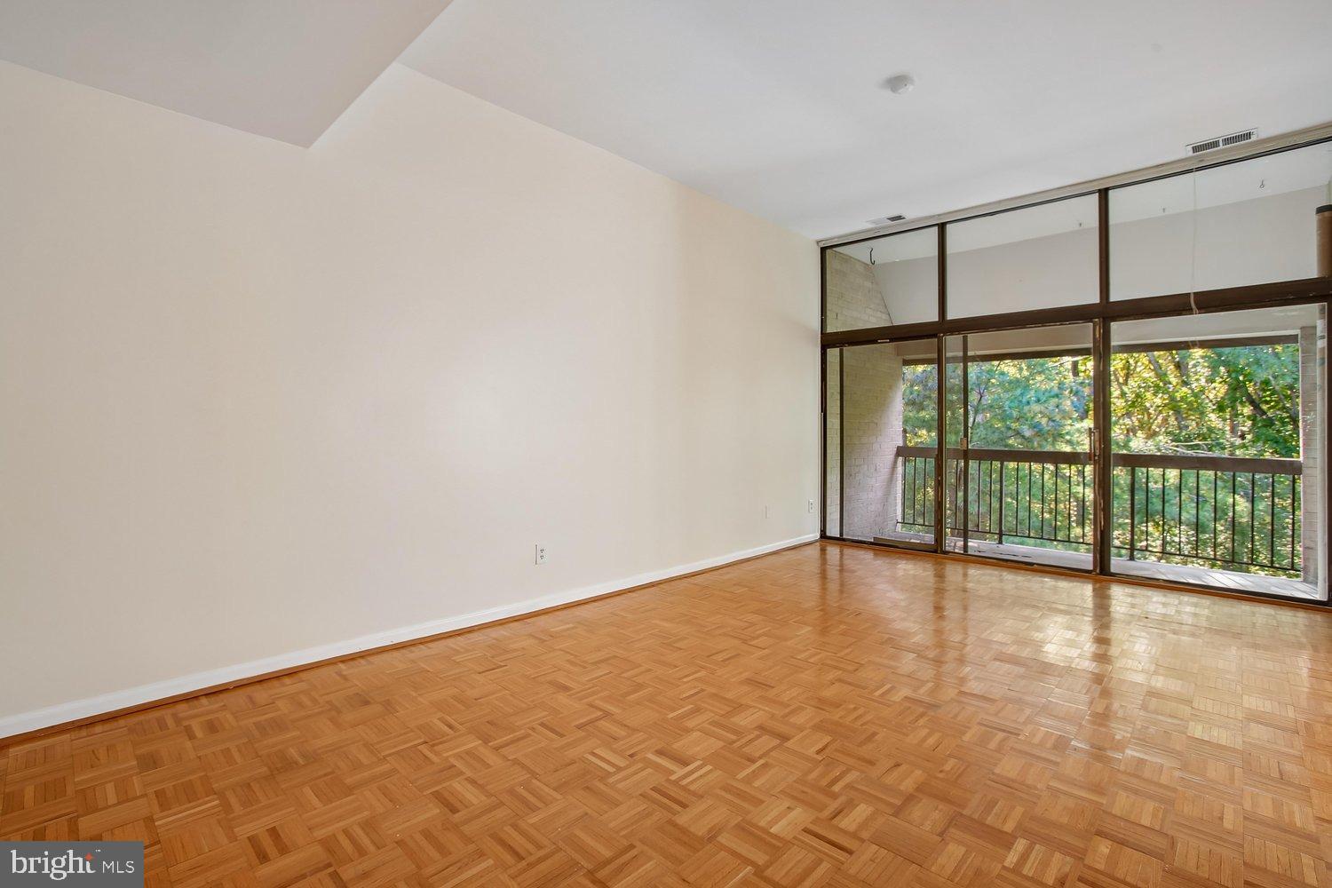 1671 PARKCREST CIRCLE 4C/401