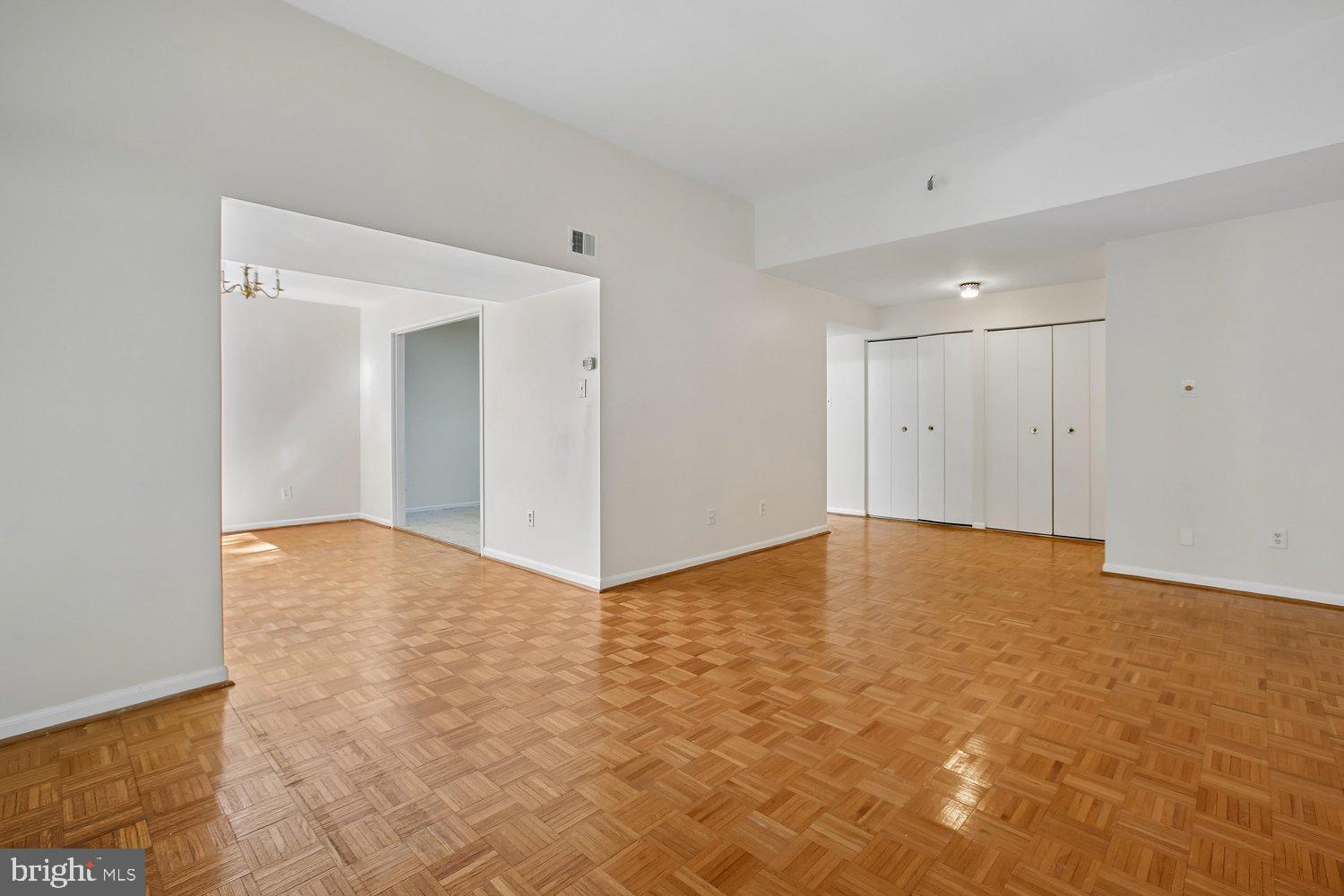 1671 PARKCREST CIRCLE 4C/401