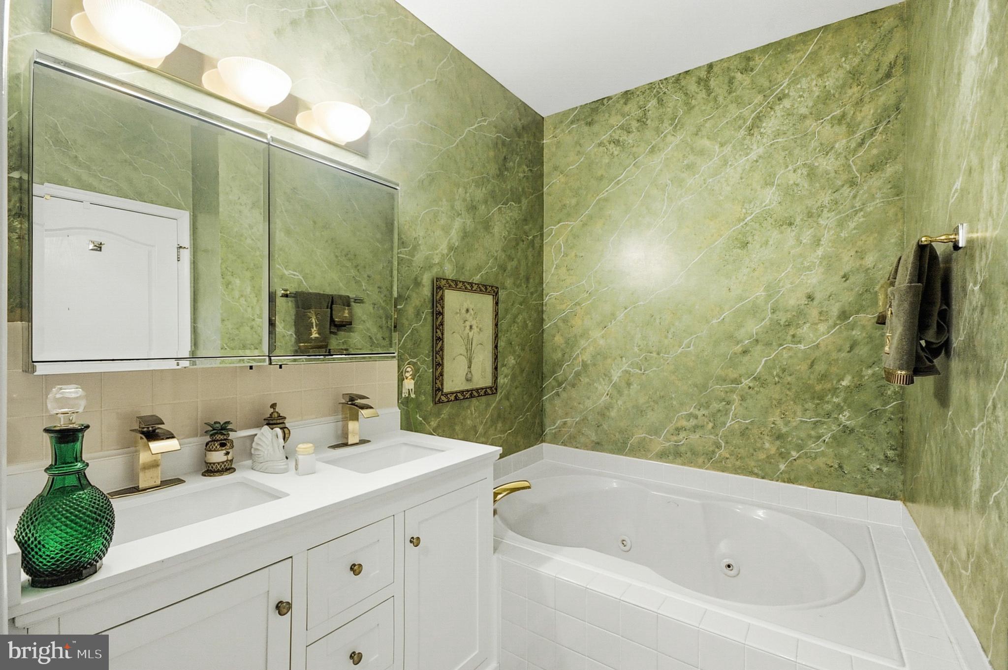 LEGACY OAKS - Residential