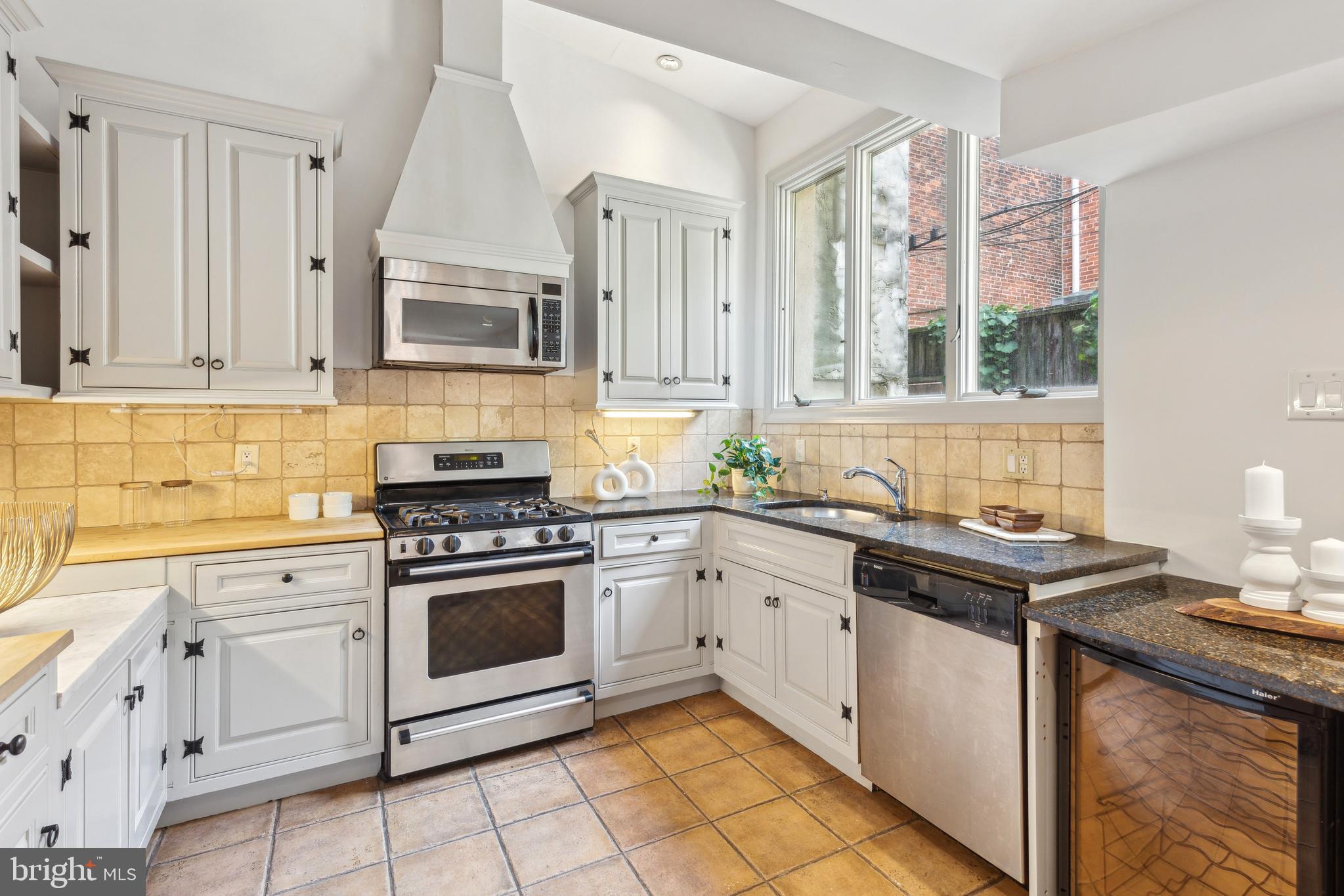 WASHINGTON SQ WEST - Residential