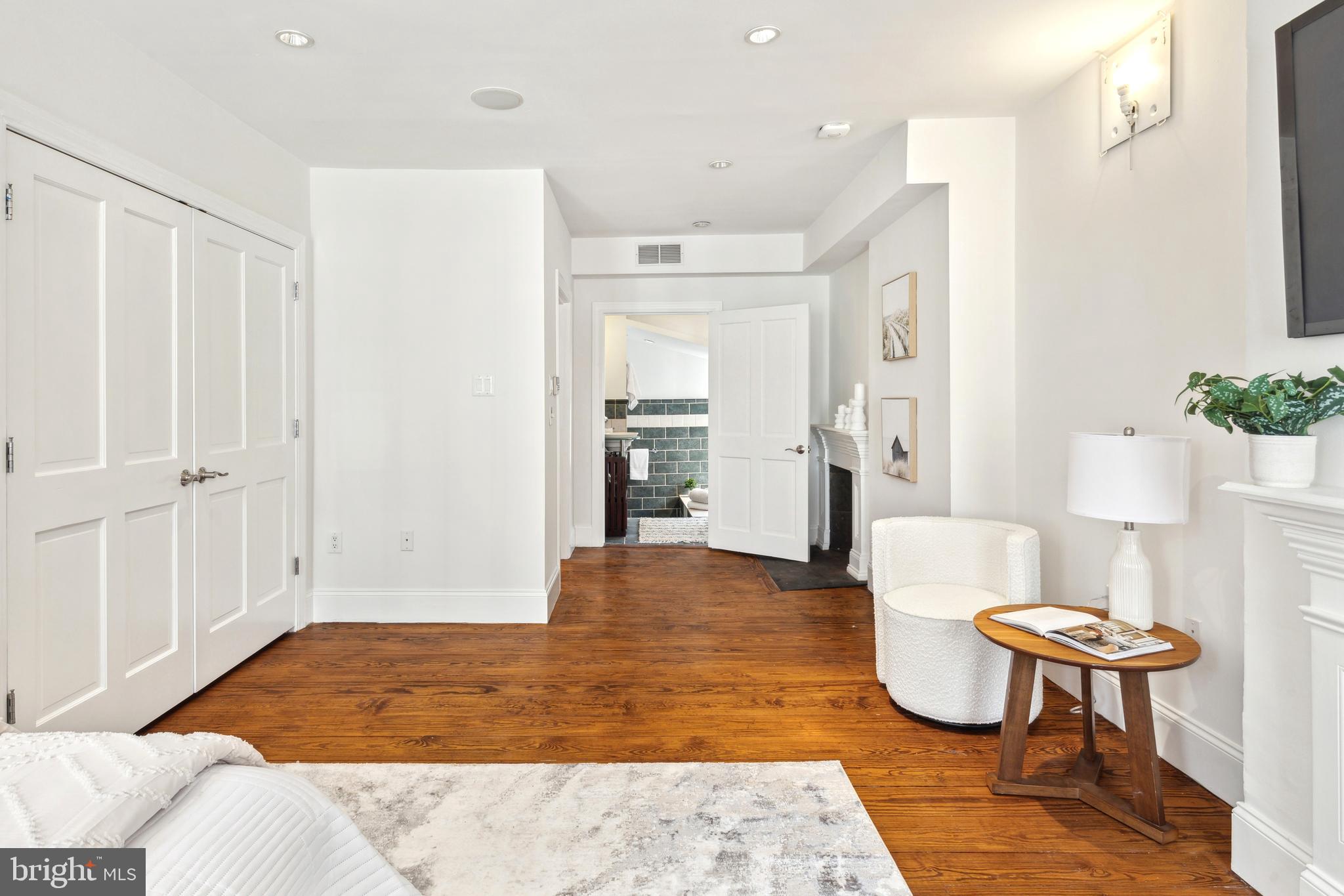 WASHINGTON SQ WEST - Residential