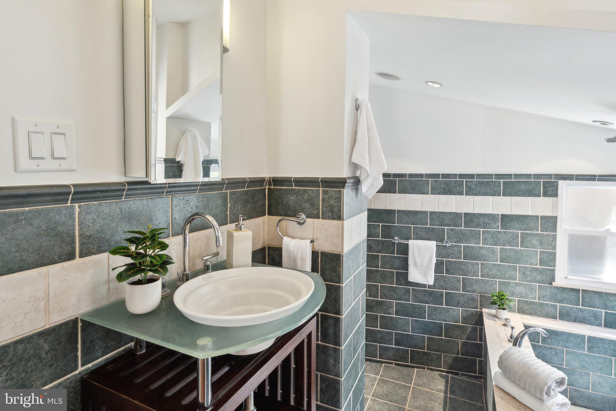 WASHINGTON SQ WEST - Residential