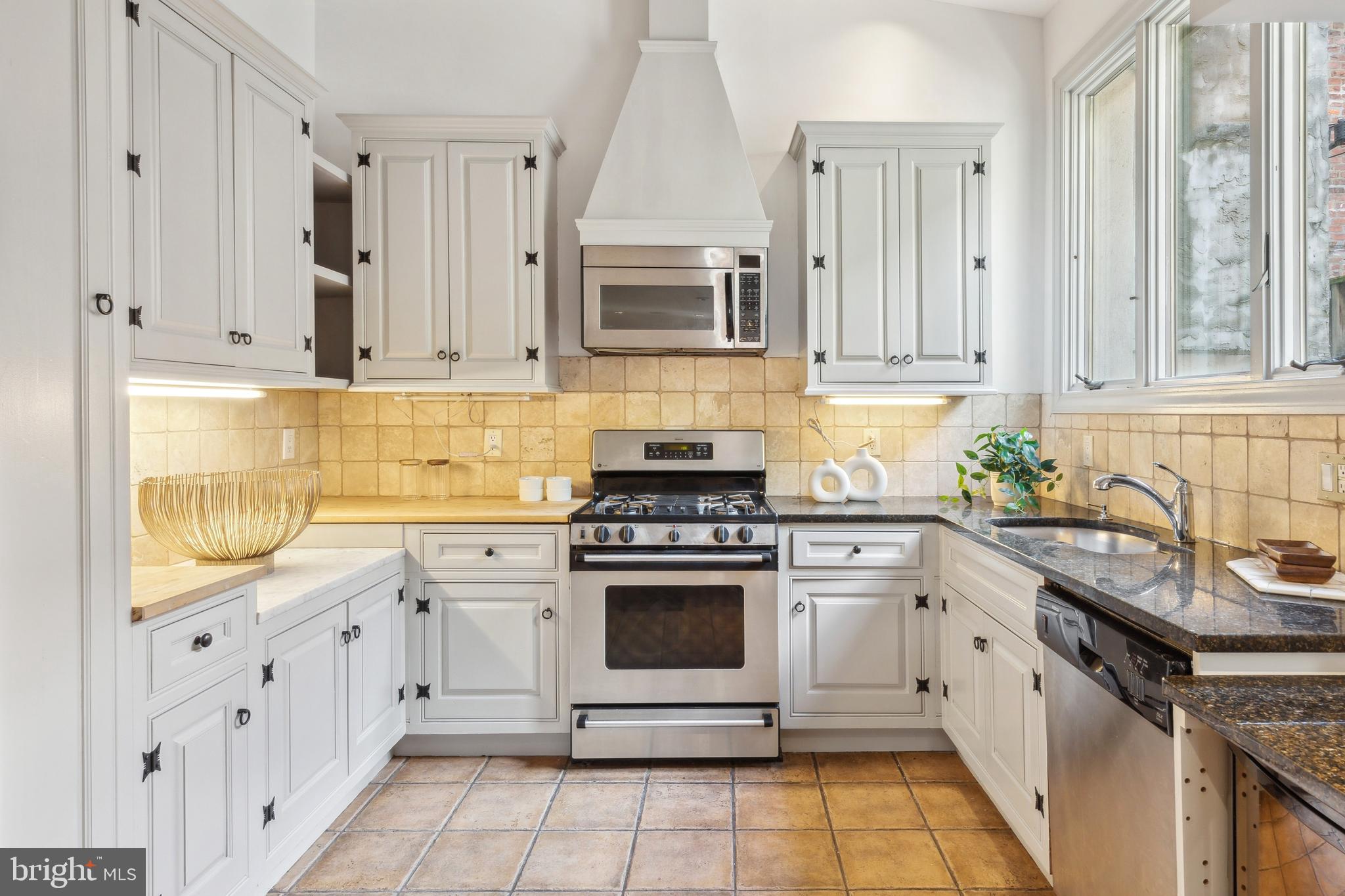 WASHINGTON SQ WEST - Residential