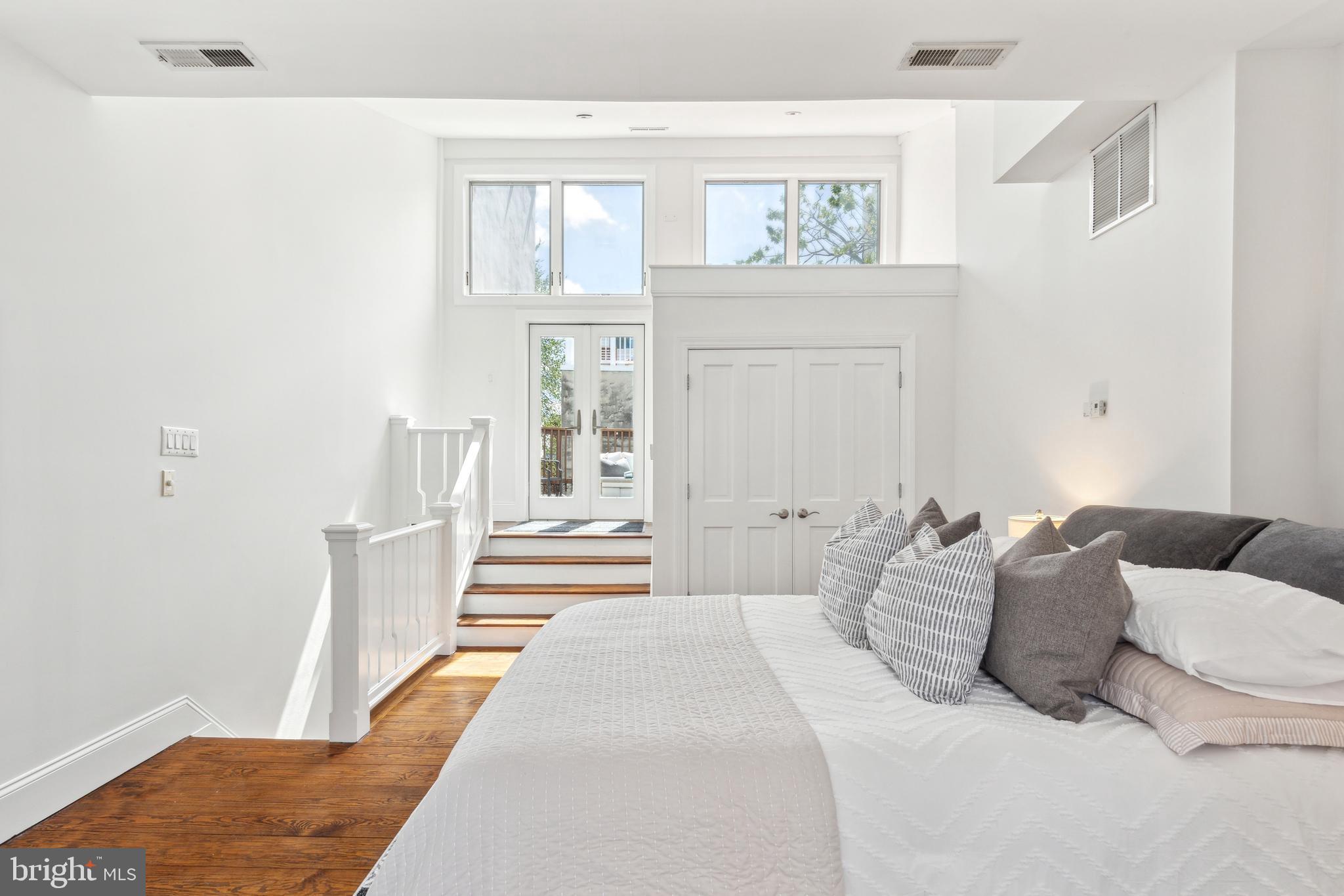 WASHINGTON SQ WEST - Residential