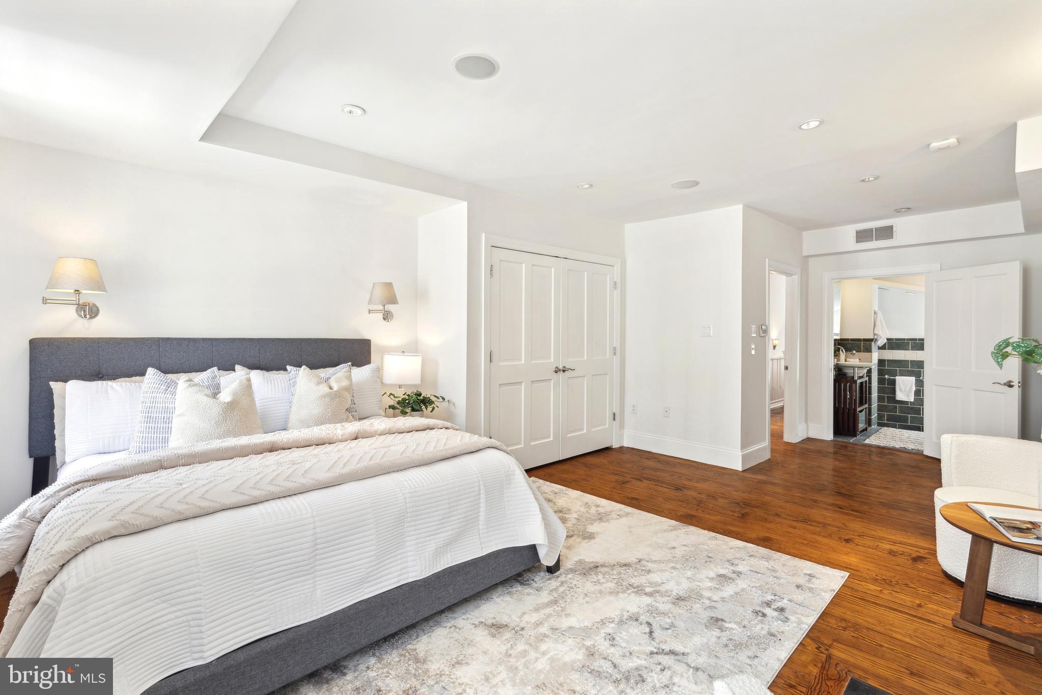 WASHINGTON SQ WEST - Residential