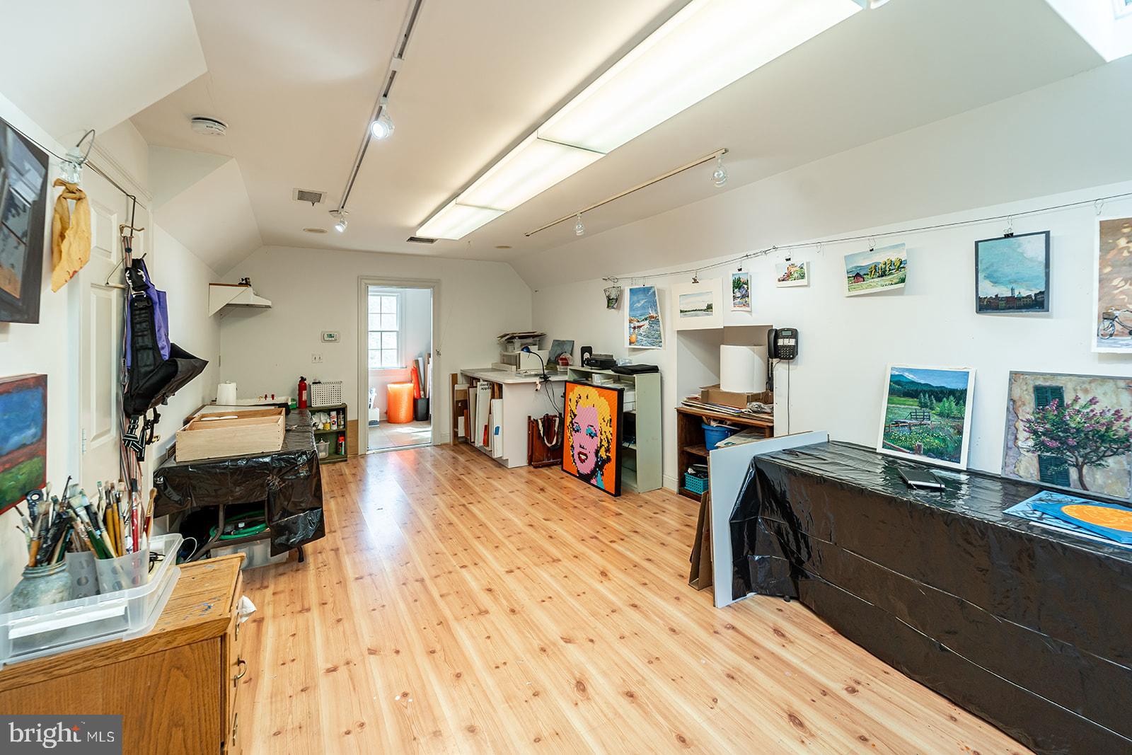 MCAULEY PARK - Residential