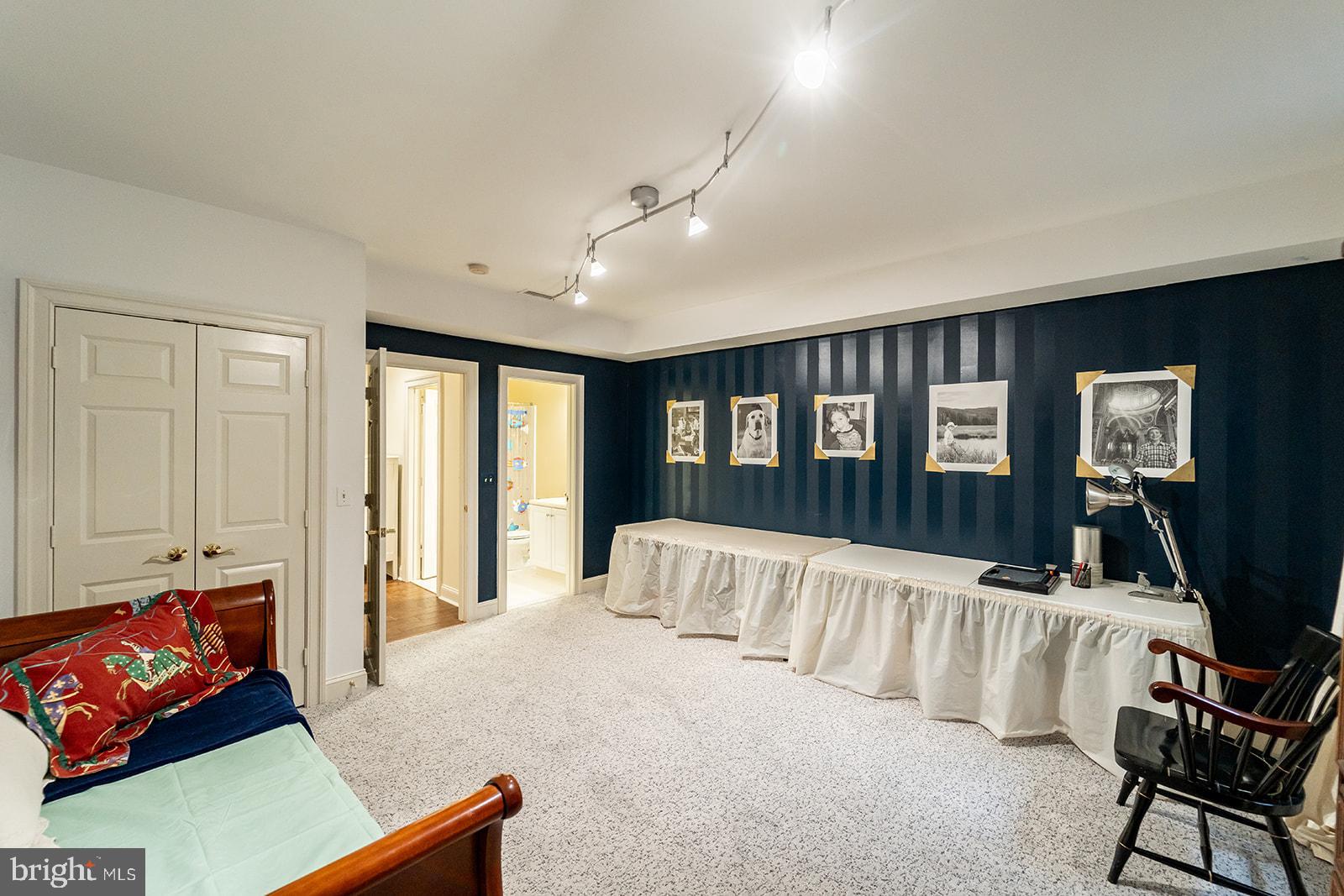 MCAULEY PARK - Residential