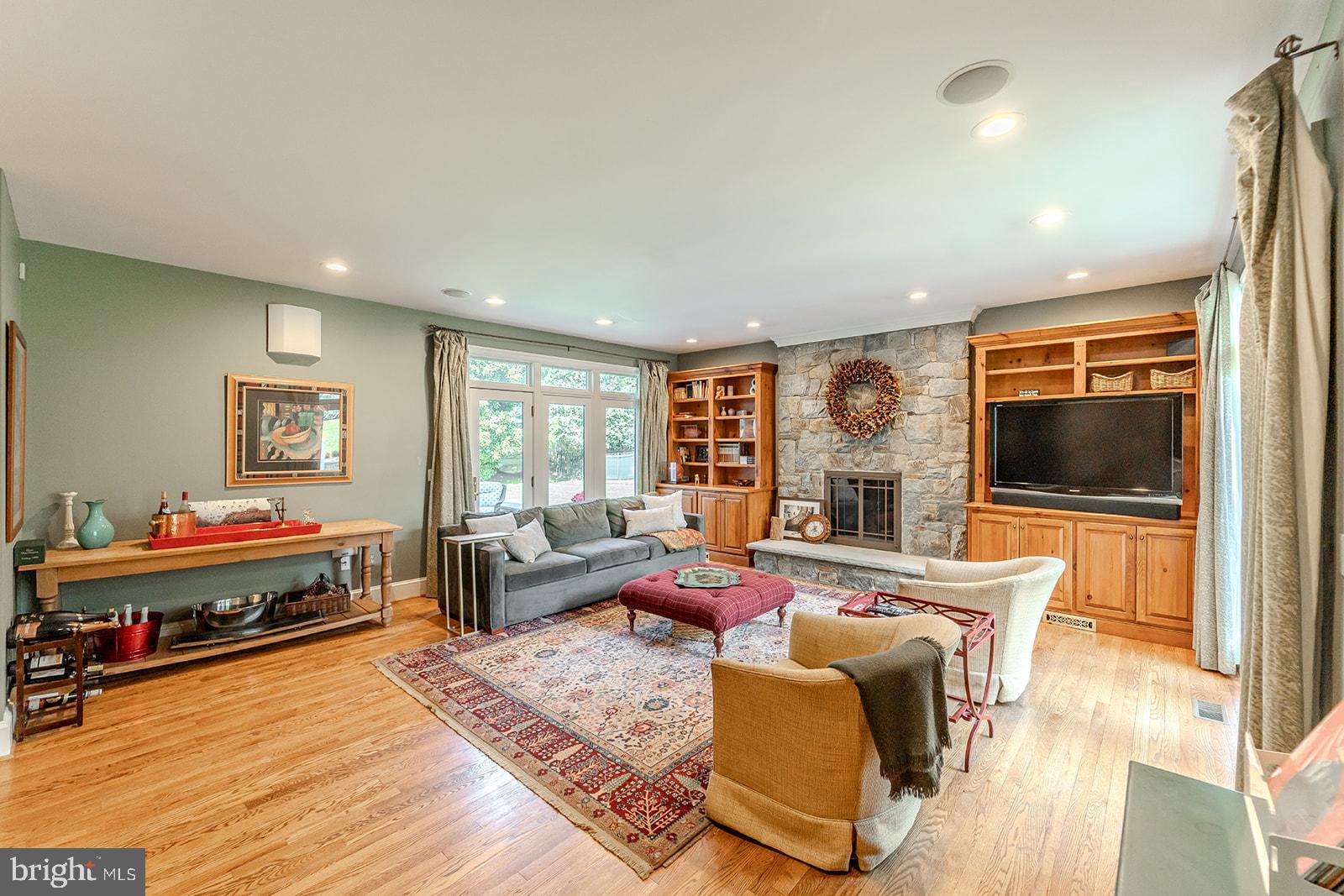 MCAULEY PARK - Residential