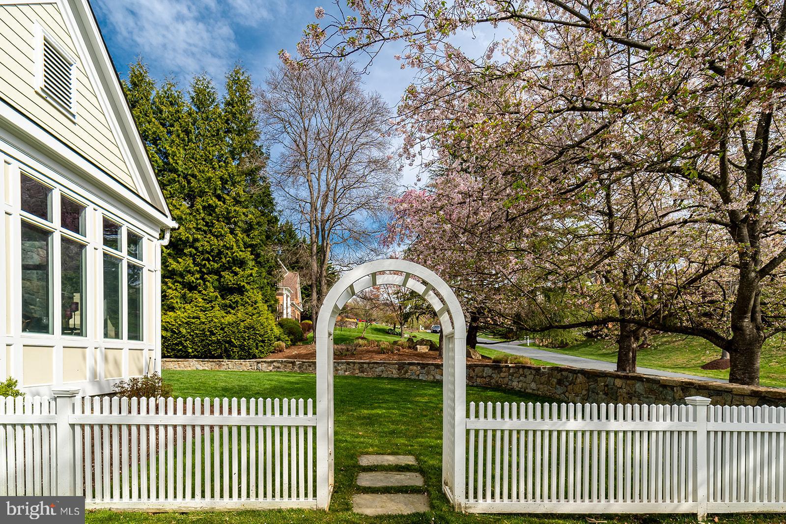 MCAULEY PARK - Residential