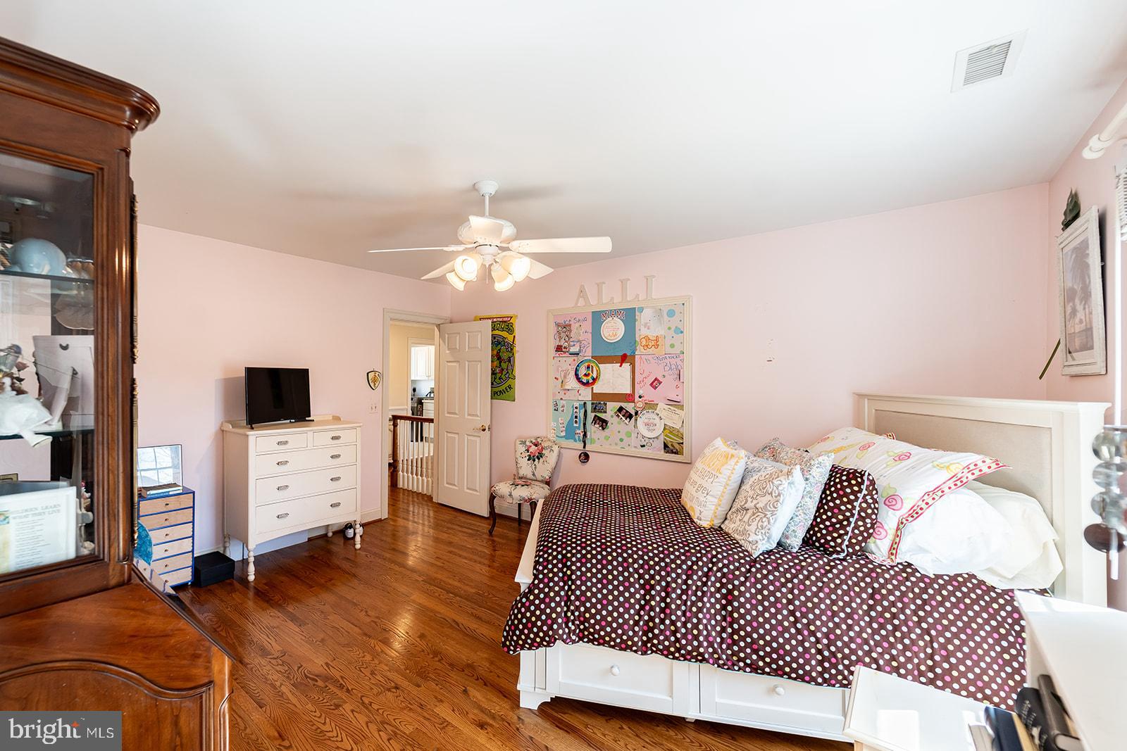 MCAULEY PARK - Residential