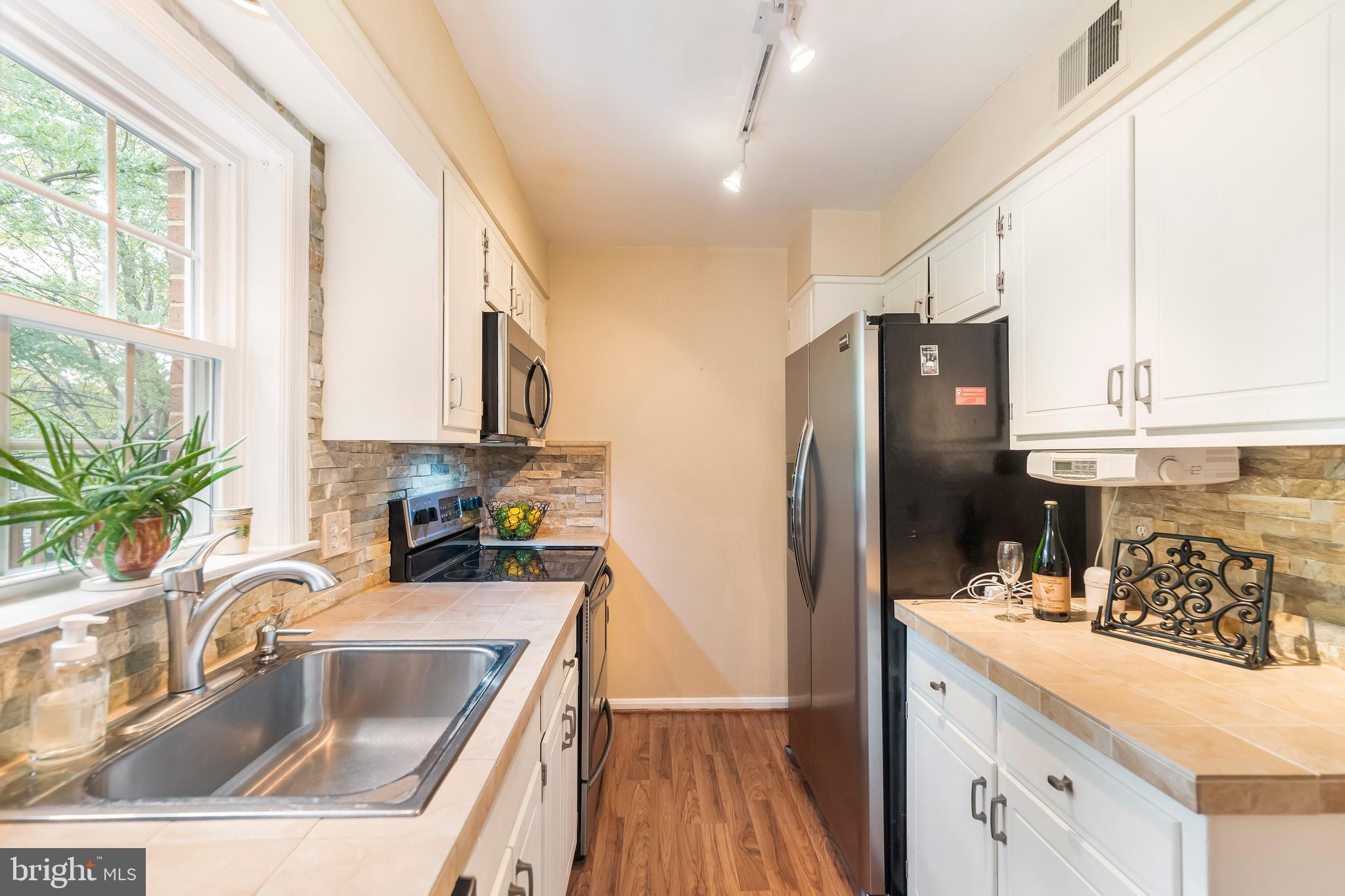 BRIARY FARMS TOWNHOMES - Residential