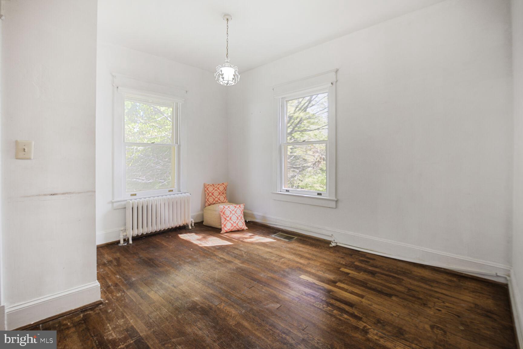 CHEVY CHASE PARK - Residential