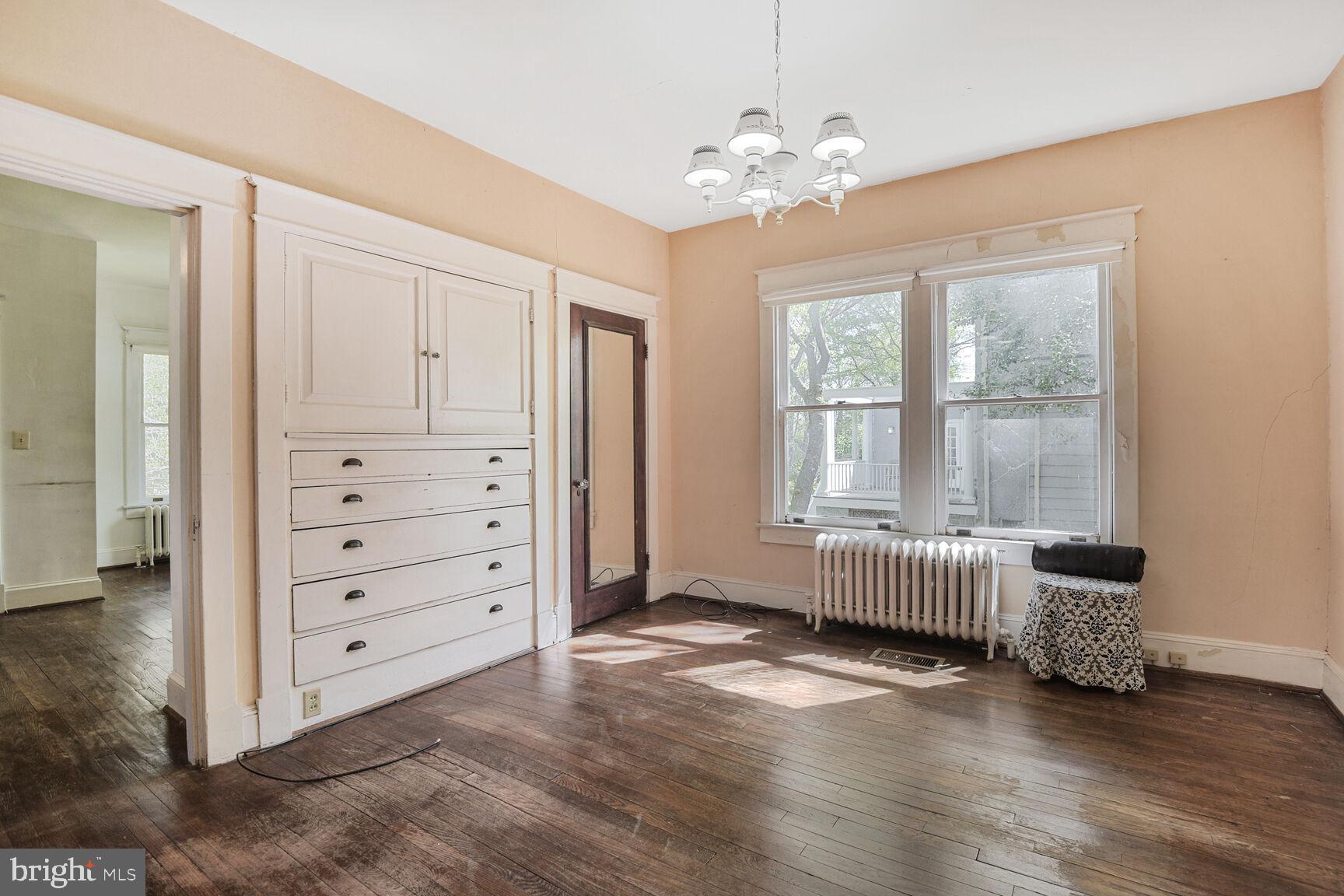 CHEVY CHASE PARK - Residential