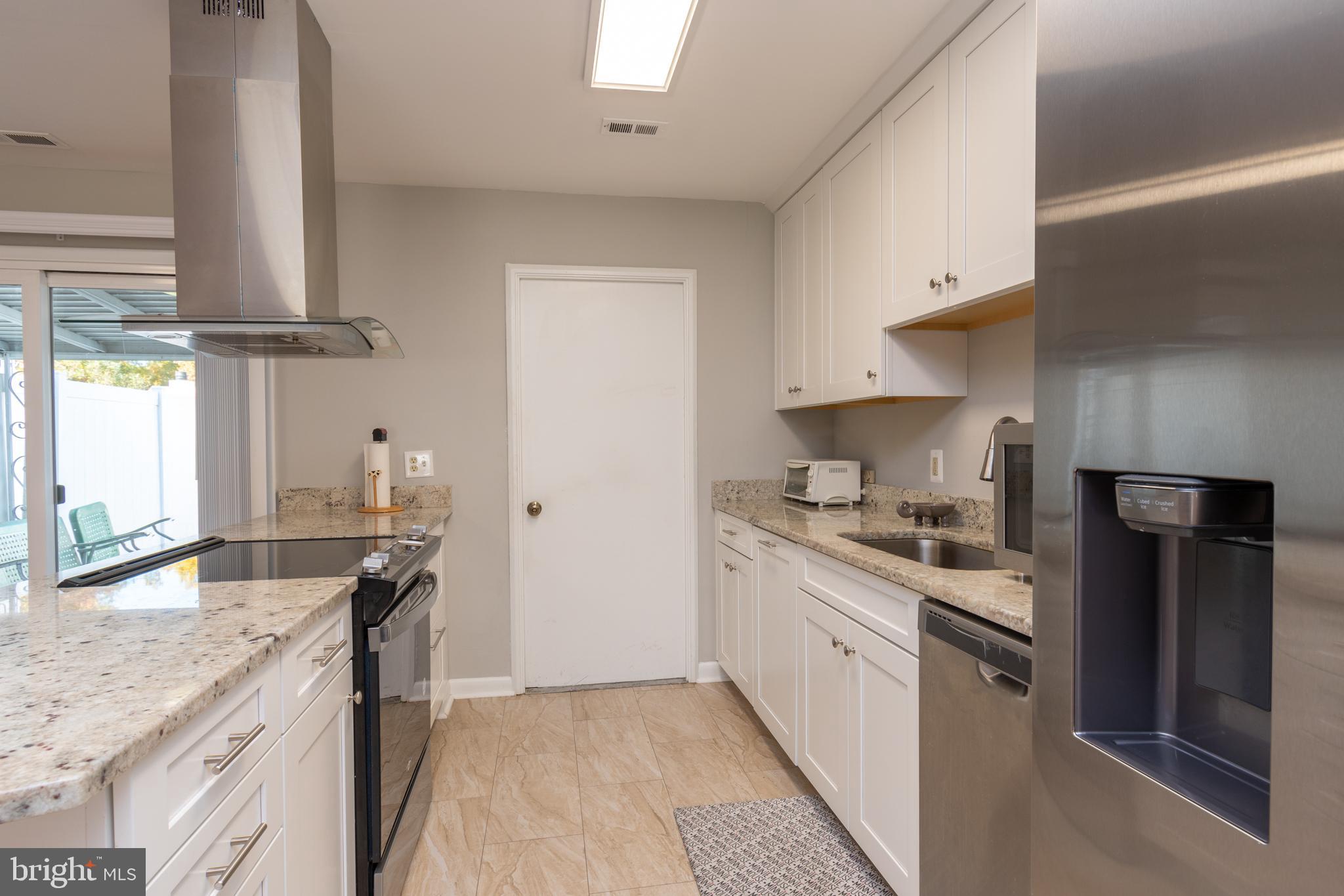 LEISURE WORLD - Residential