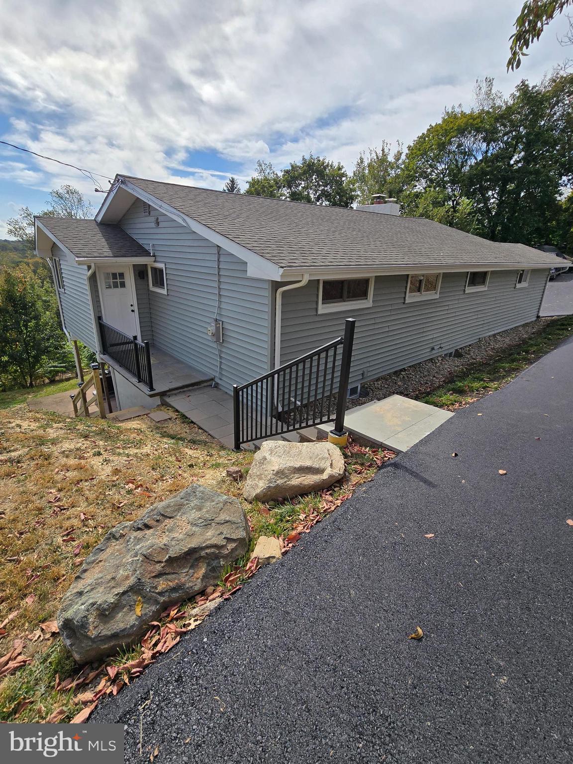 873 FERRY ROAD
