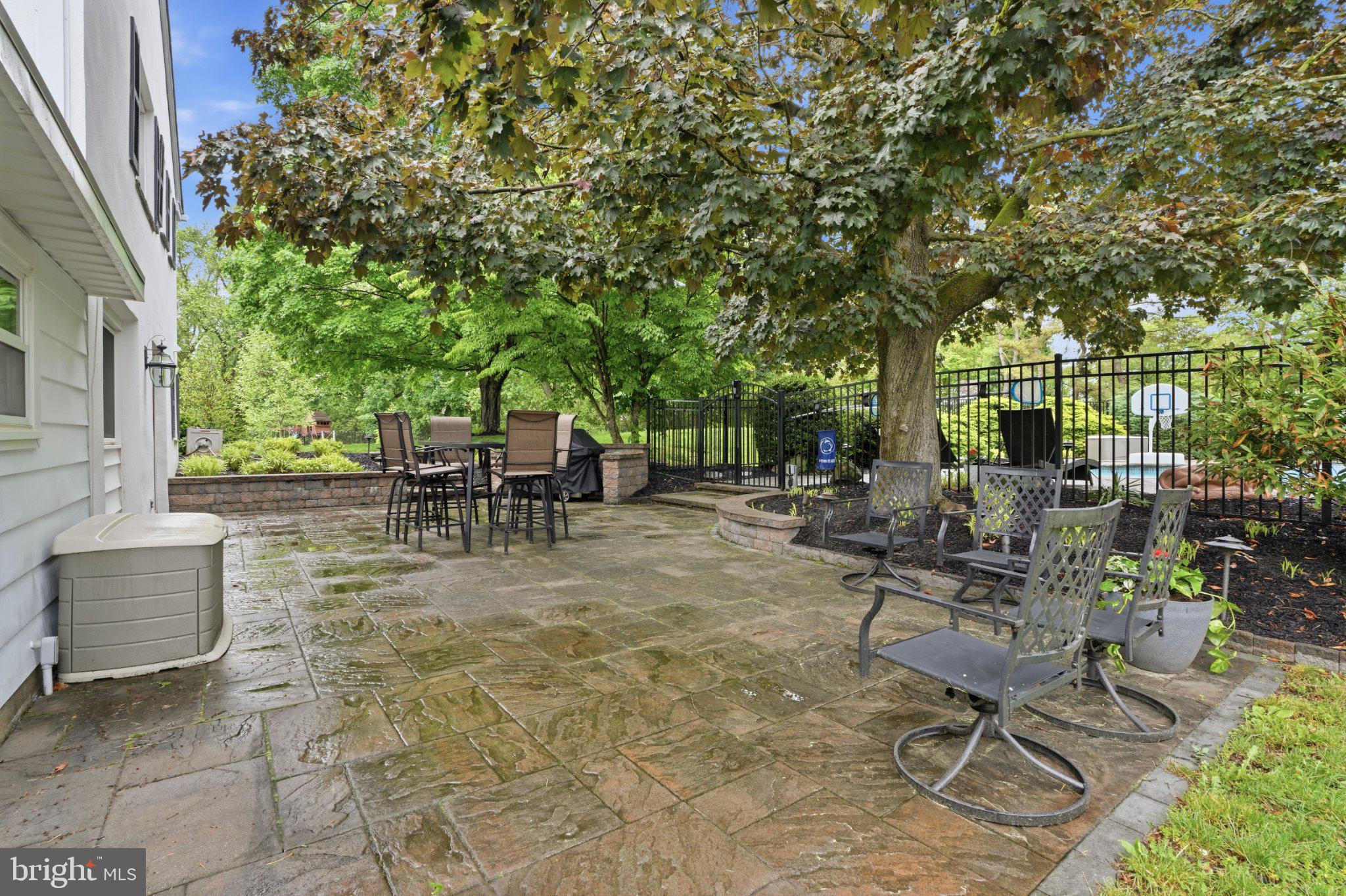 MAPLE GLEN - Residential