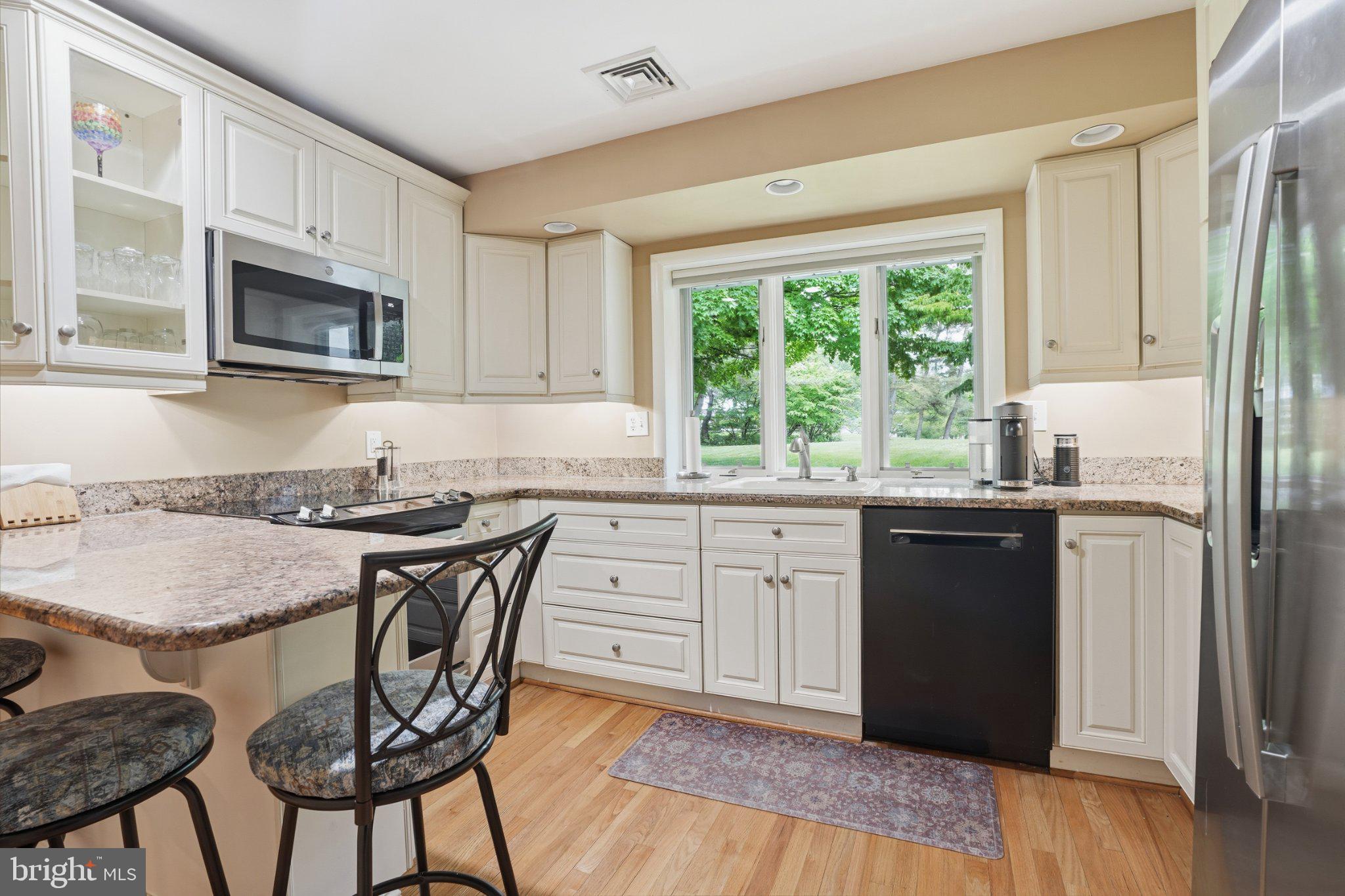 MAPLE GLEN - Residential