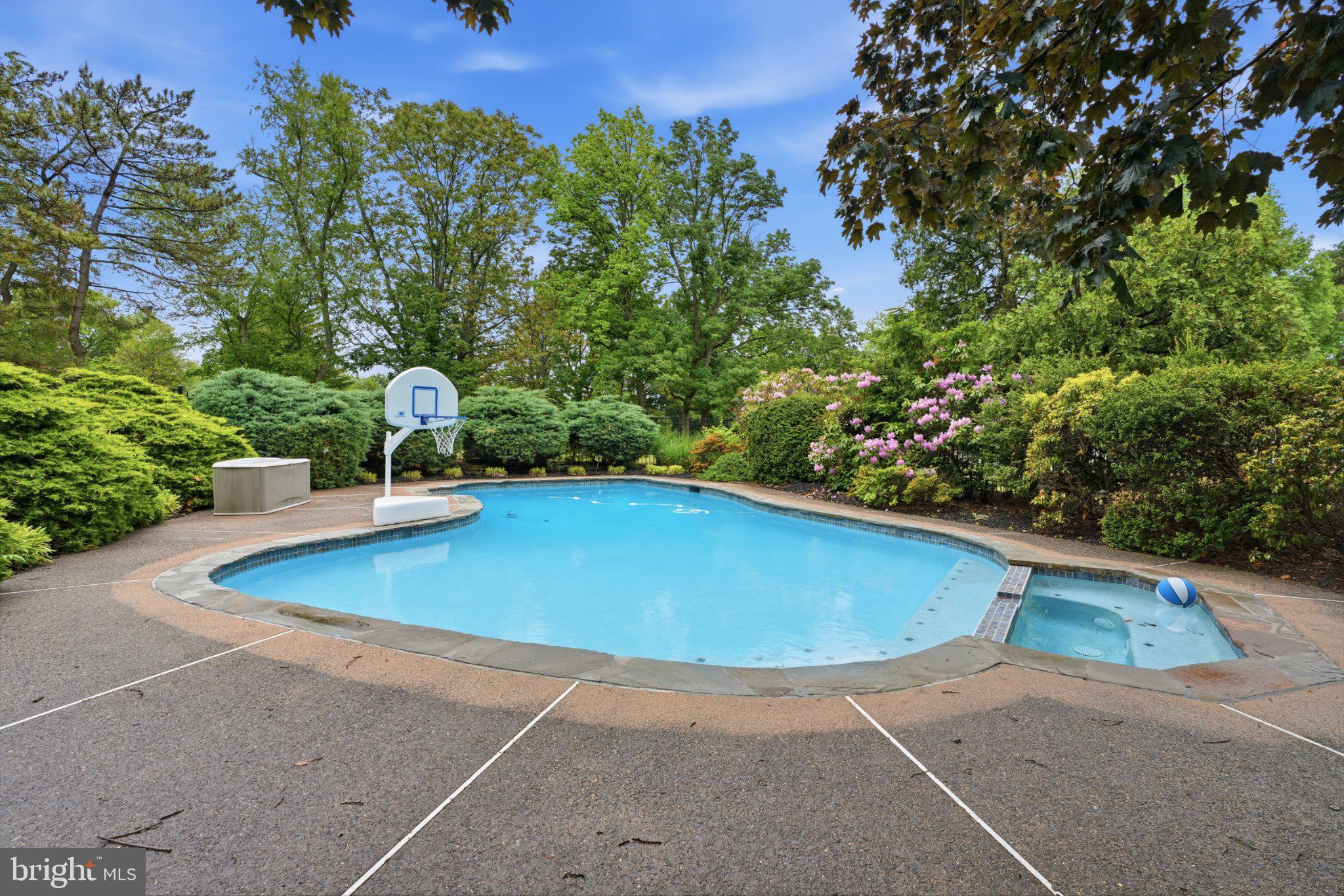 MAPLE GLEN - Residential