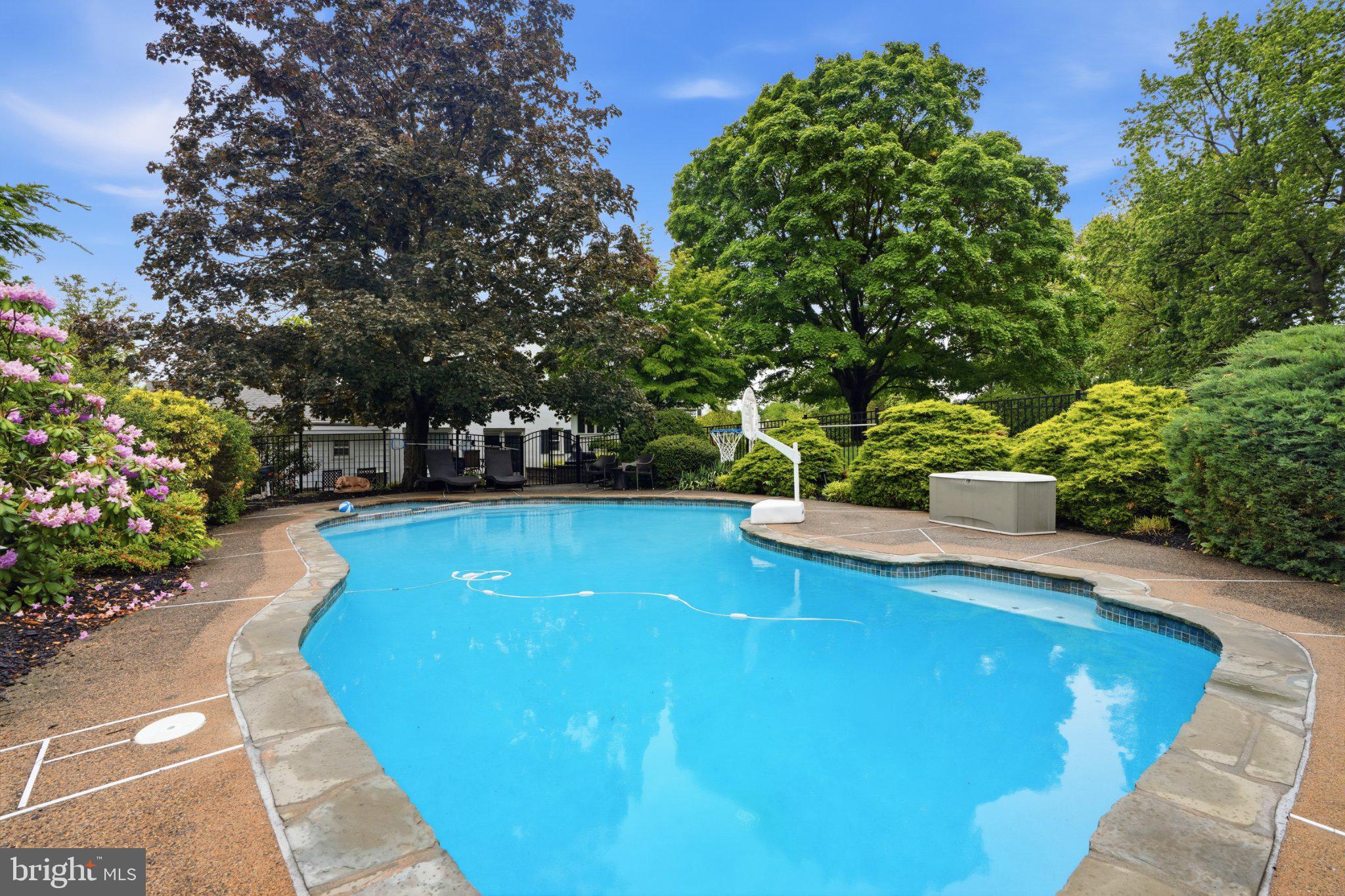 MAPLE GLEN - Residential