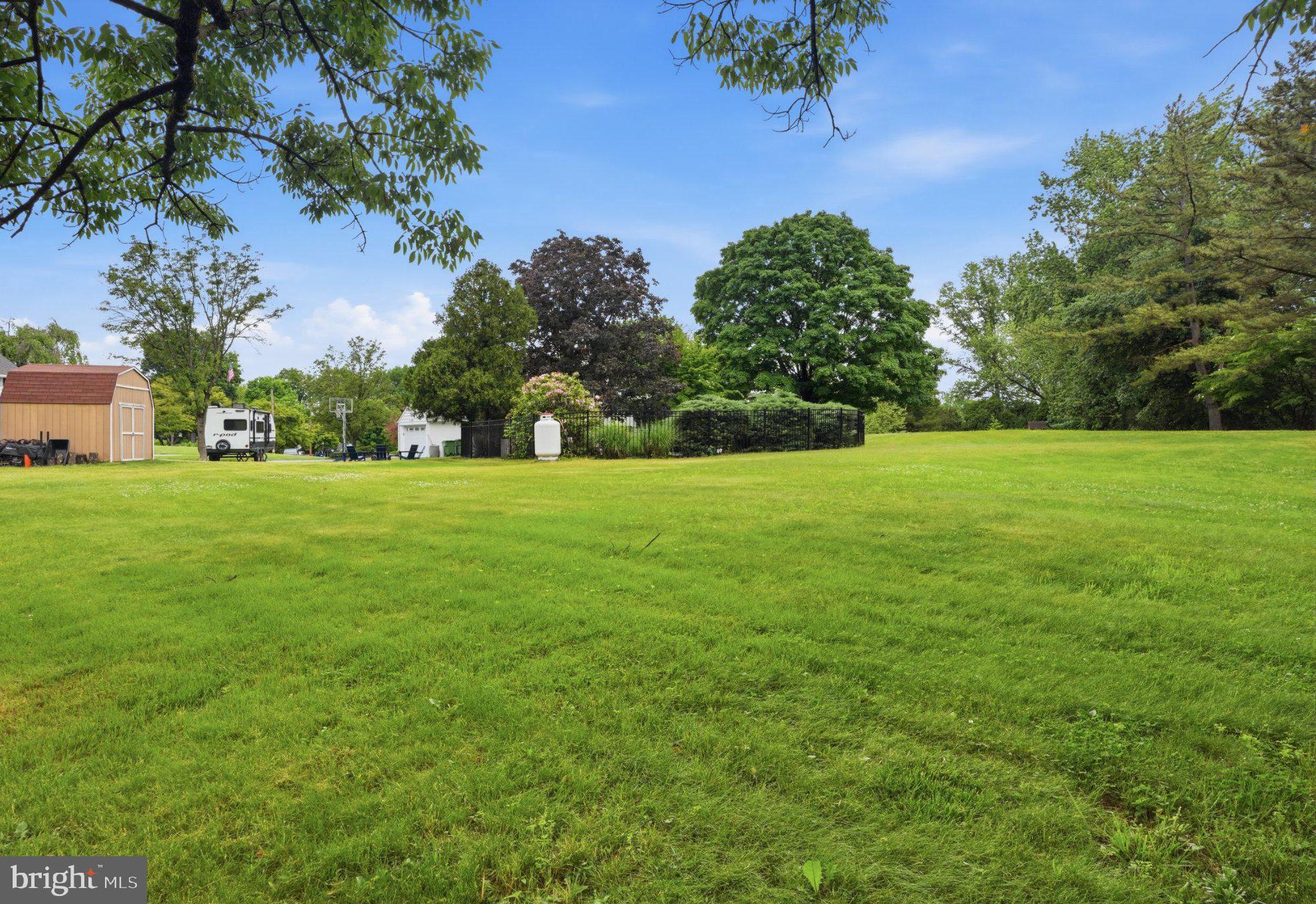 MAPLE GLEN - Residential