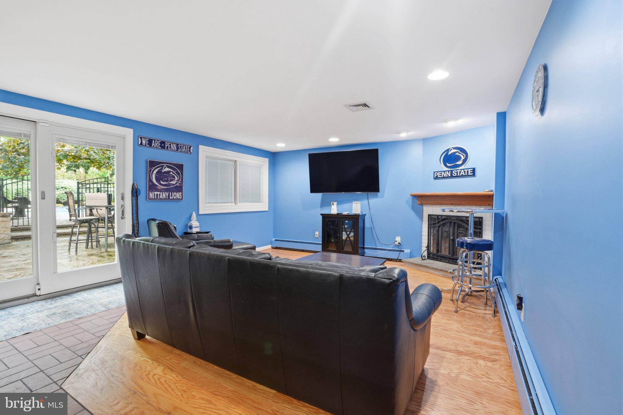 MAPLE GLEN - Residential