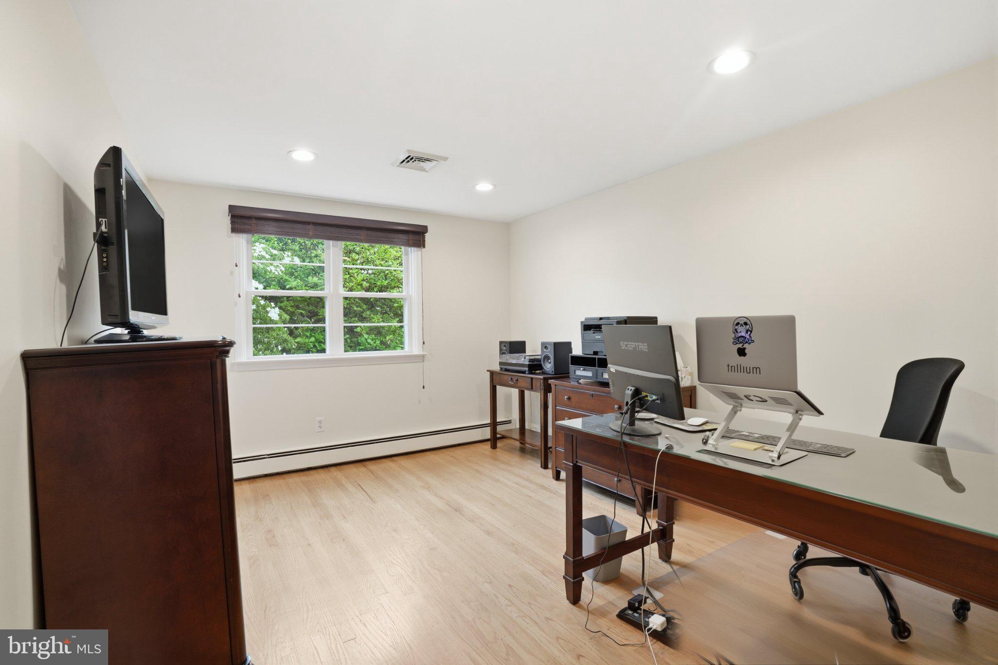 MAPLE GLEN - Residential