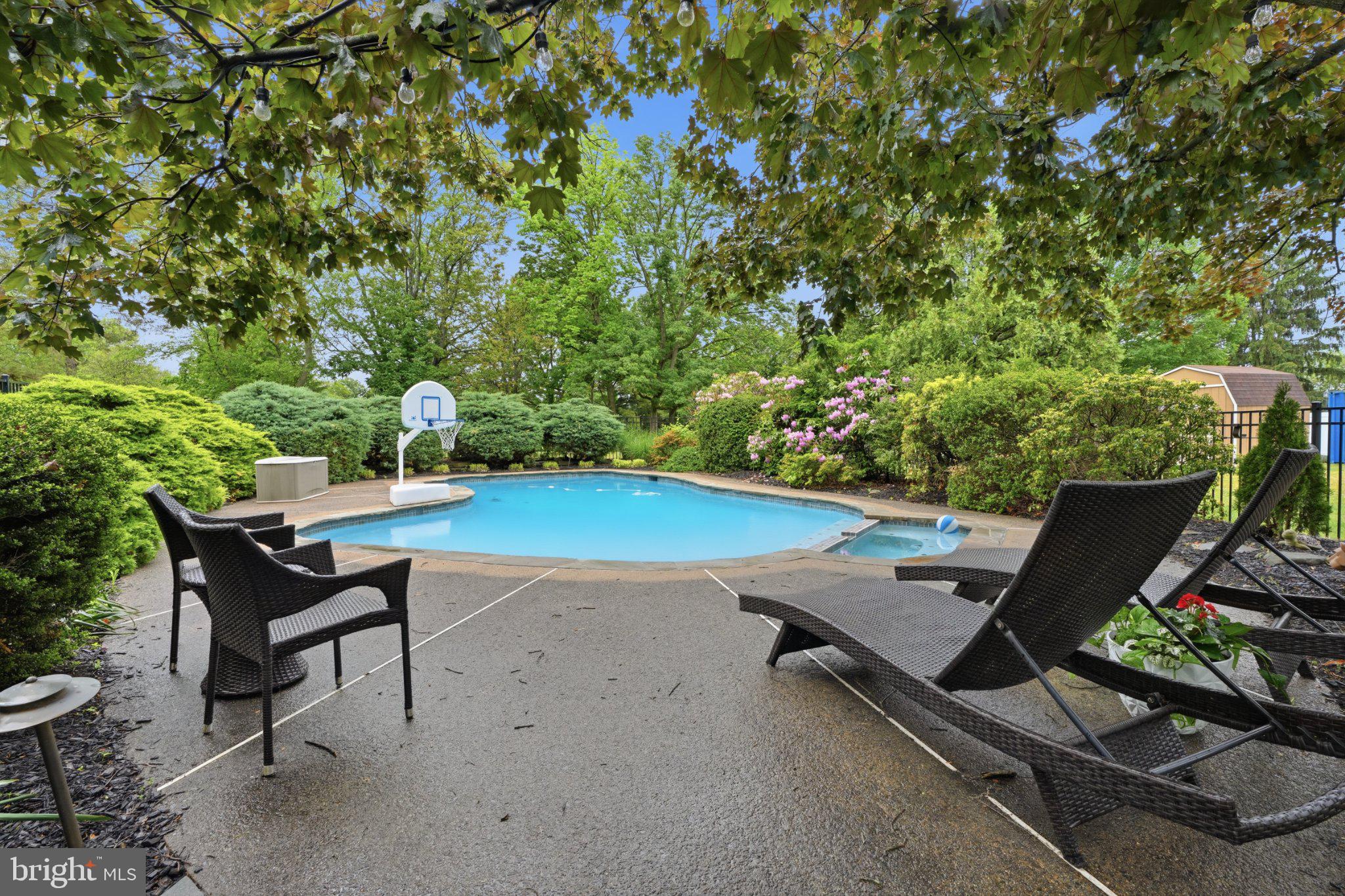 MAPLE GLEN - Residential