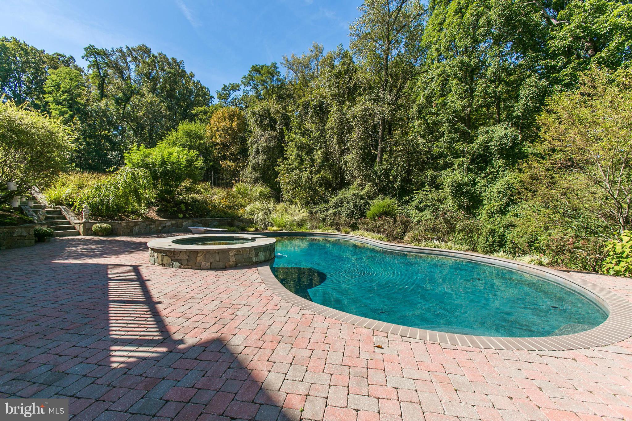 WOODLAND ACRES - Residential