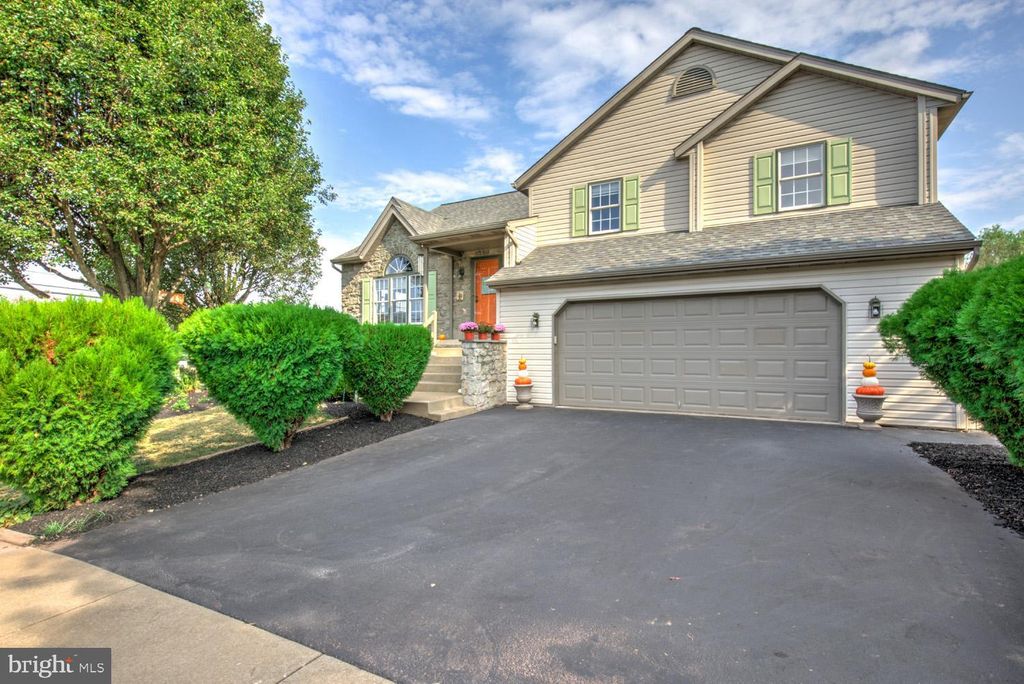 Photo of 534 High Point Drive, DENVER, PA 17517 (MLS # PALA2076630)