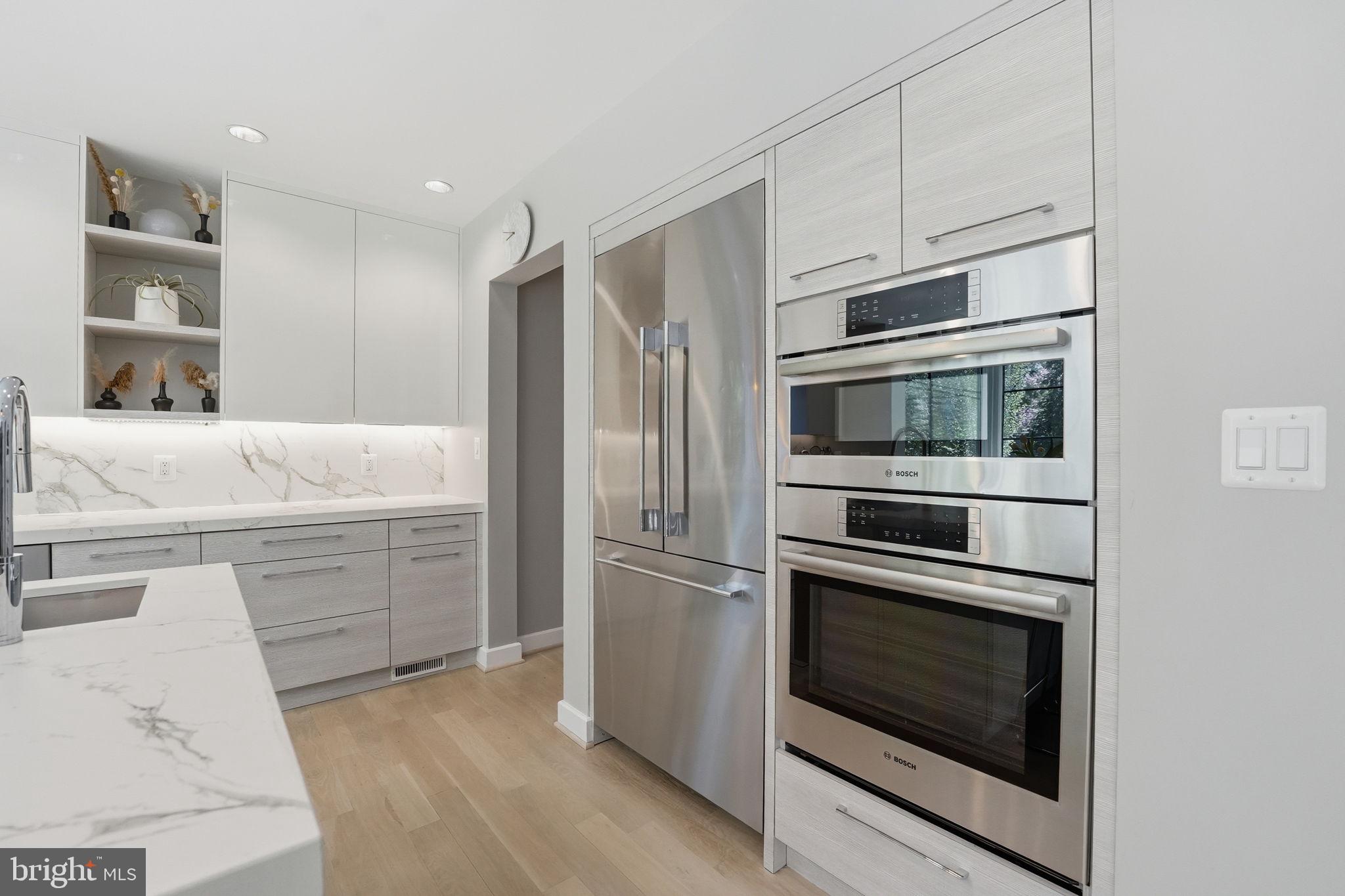 LYON VILLAGE - Residential