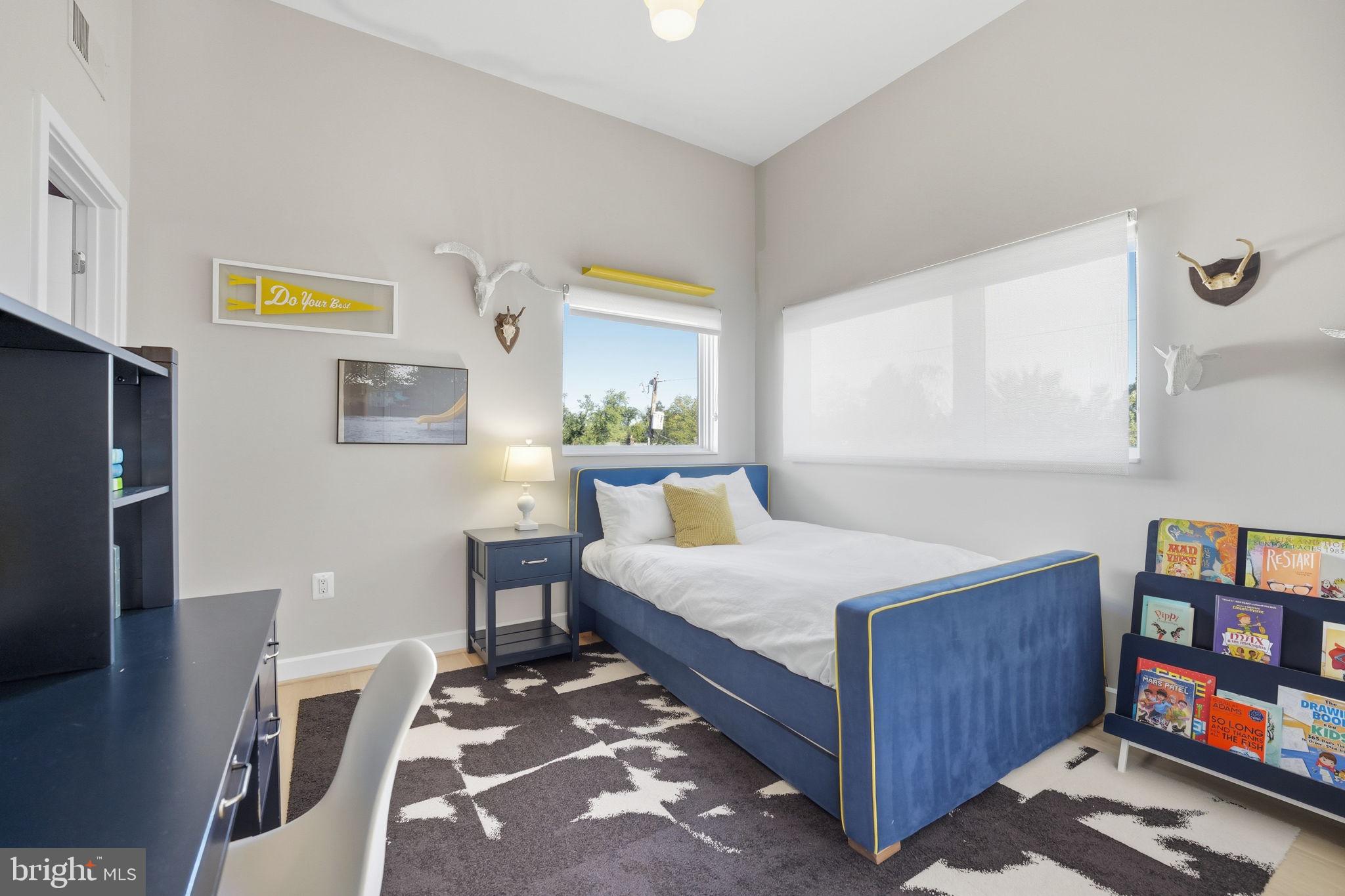 LYON VILLAGE - Residential