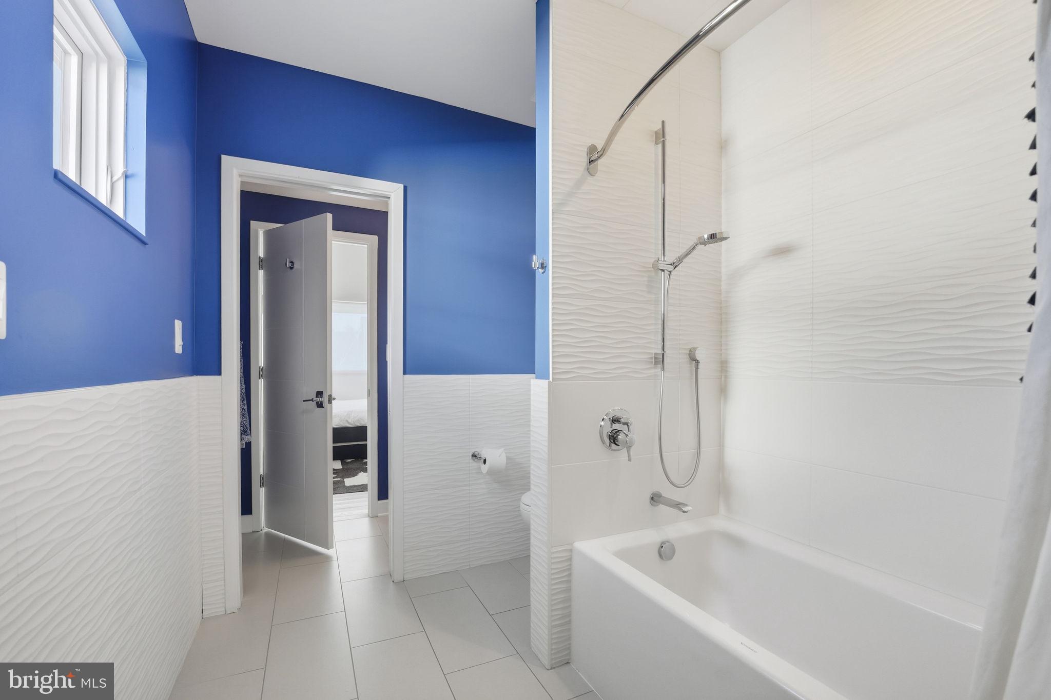 LYON VILLAGE - Residential