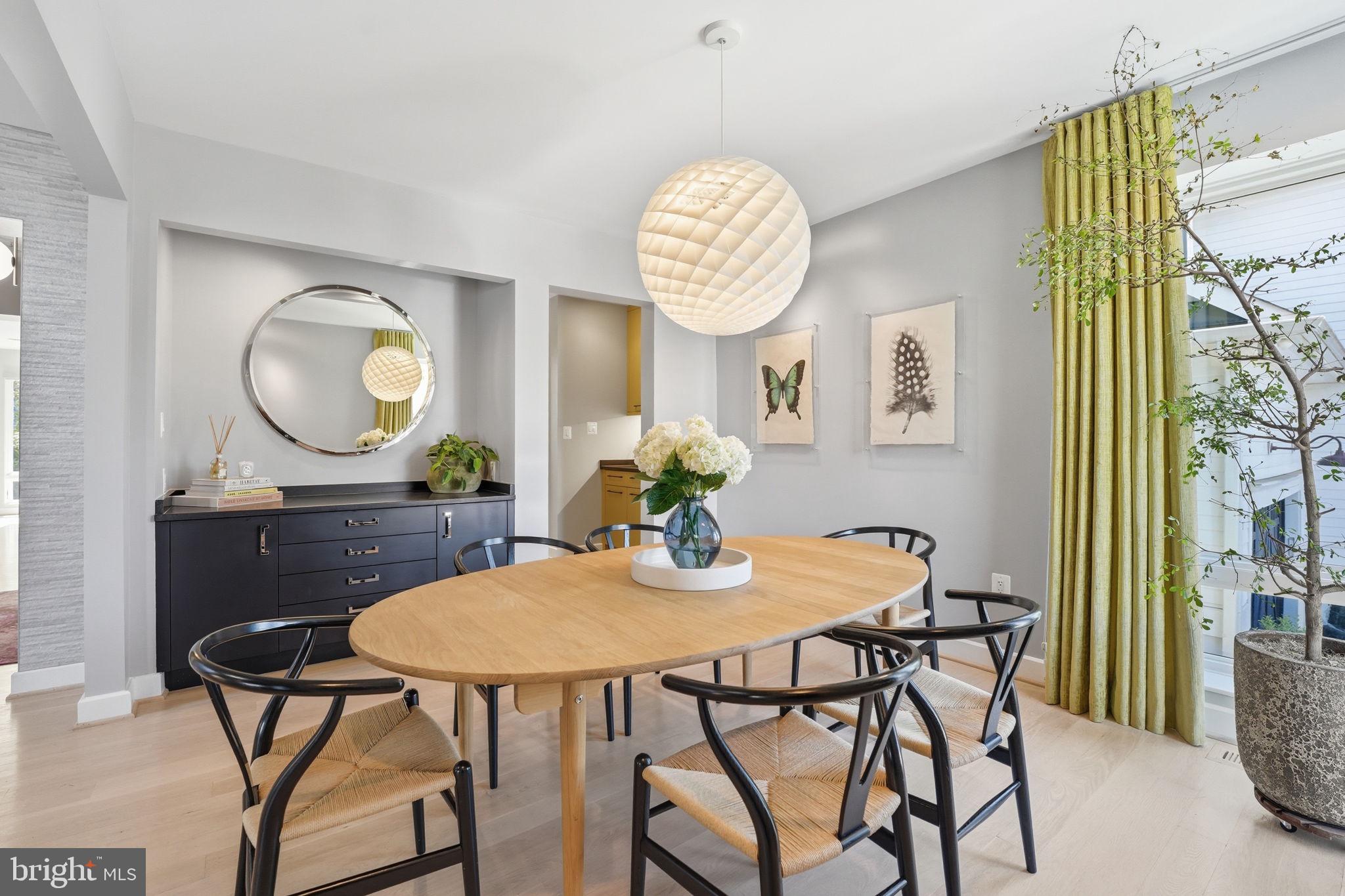 LYON VILLAGE - Residential