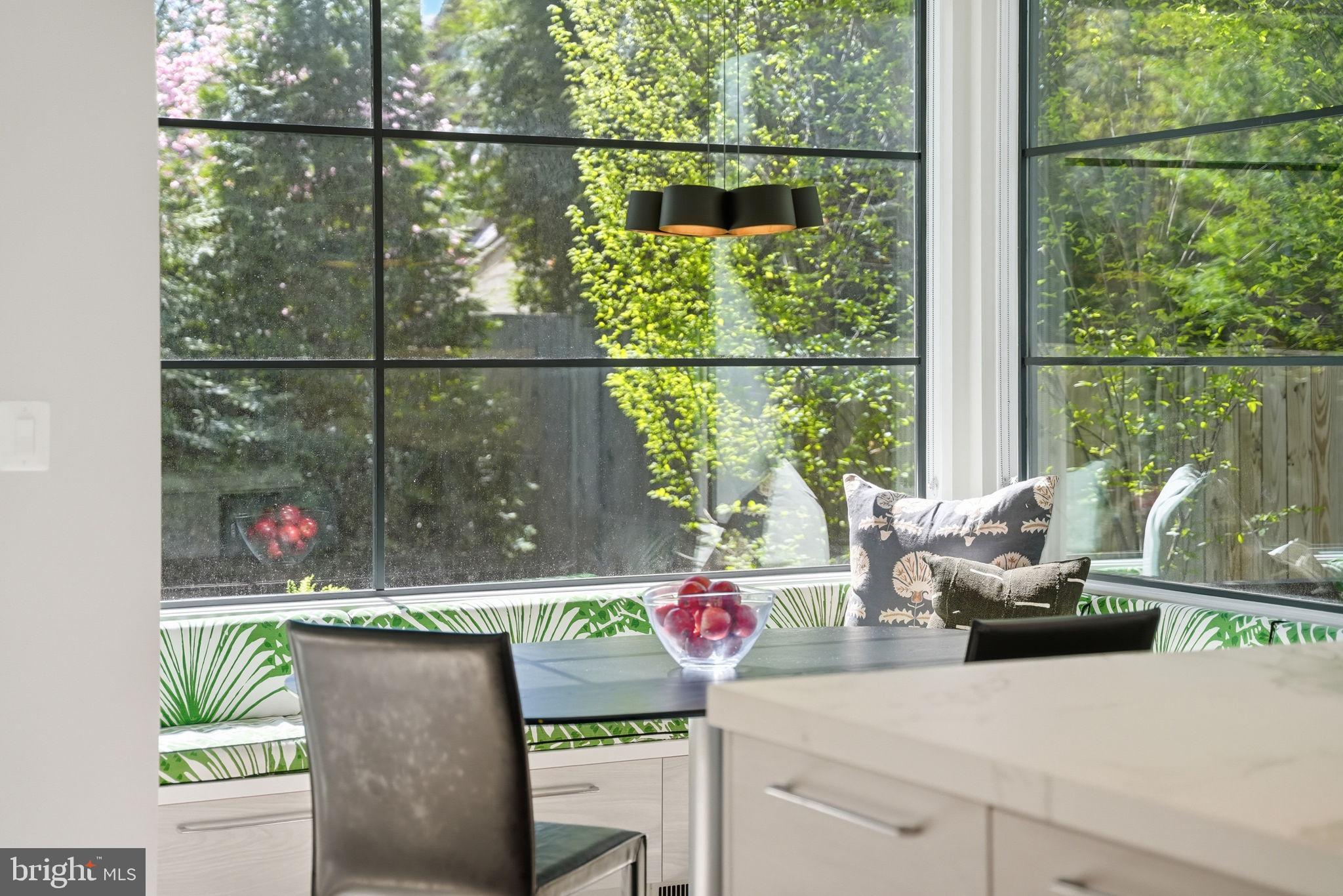 LYON VILLAGE - Residential