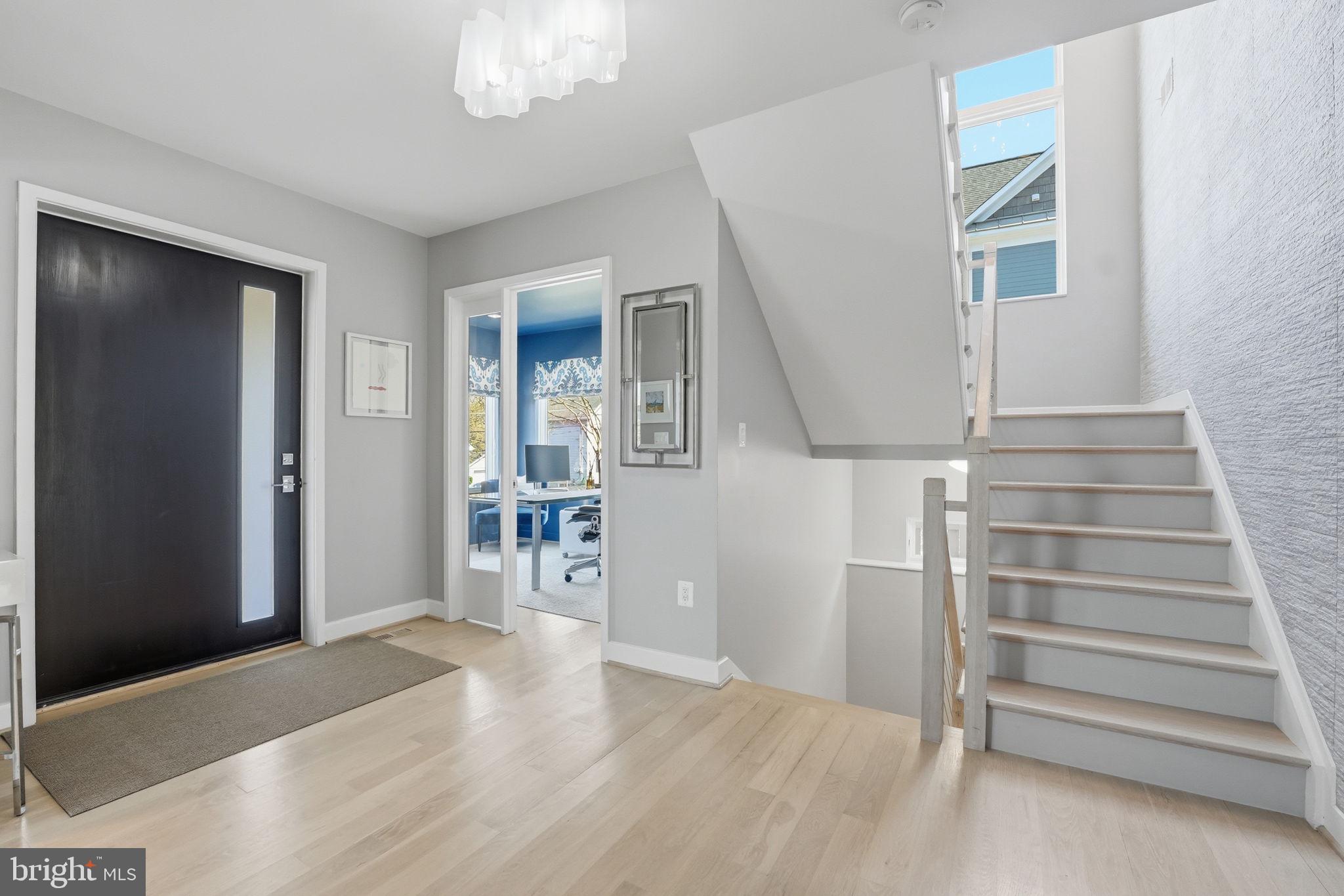 LYON VILLAGE - Residential