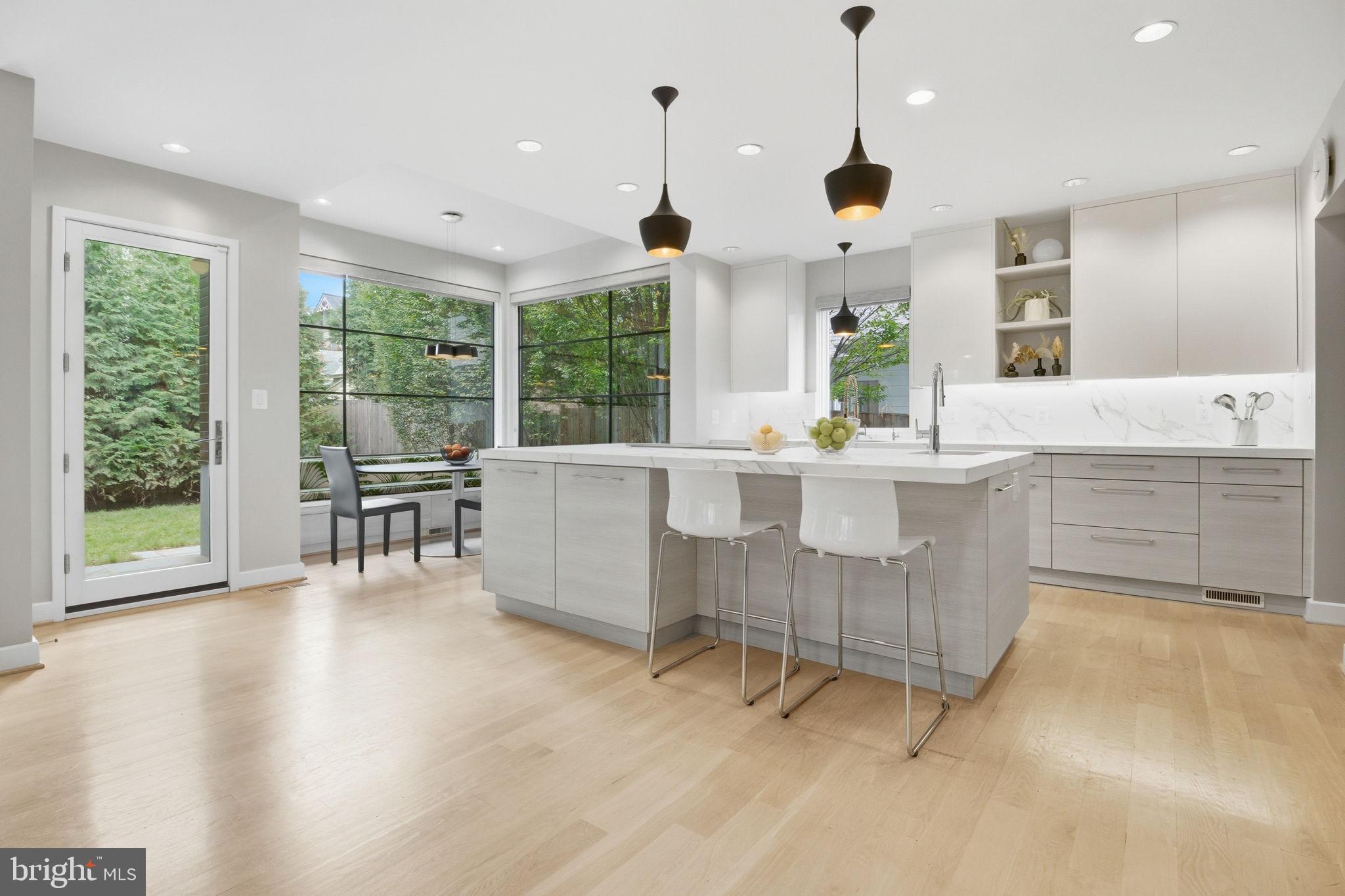 LYON VILLAGE - Residential