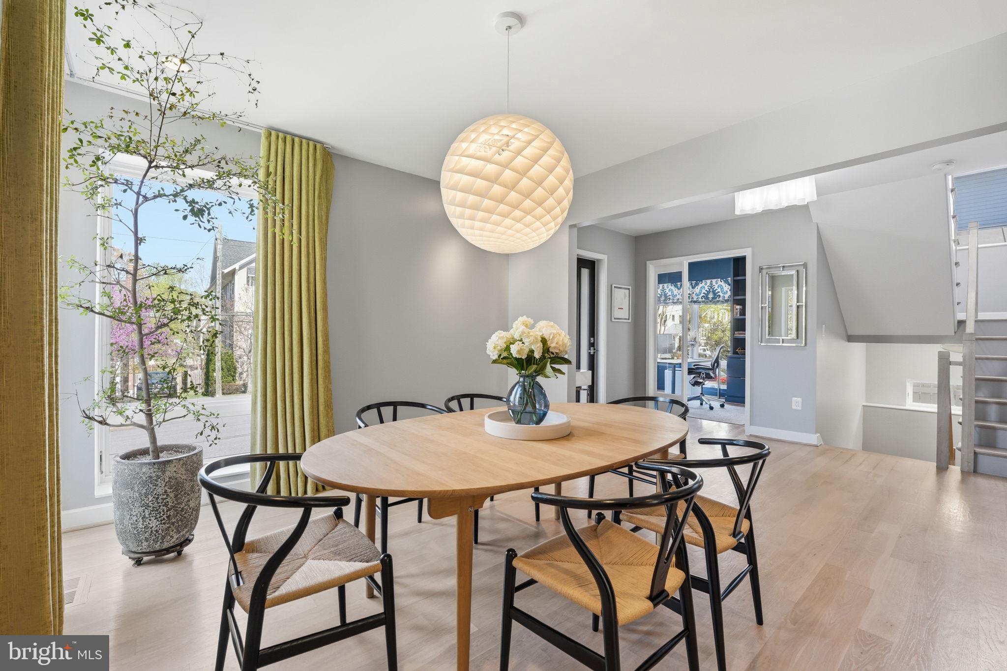 LYON VILLAGE - Residential