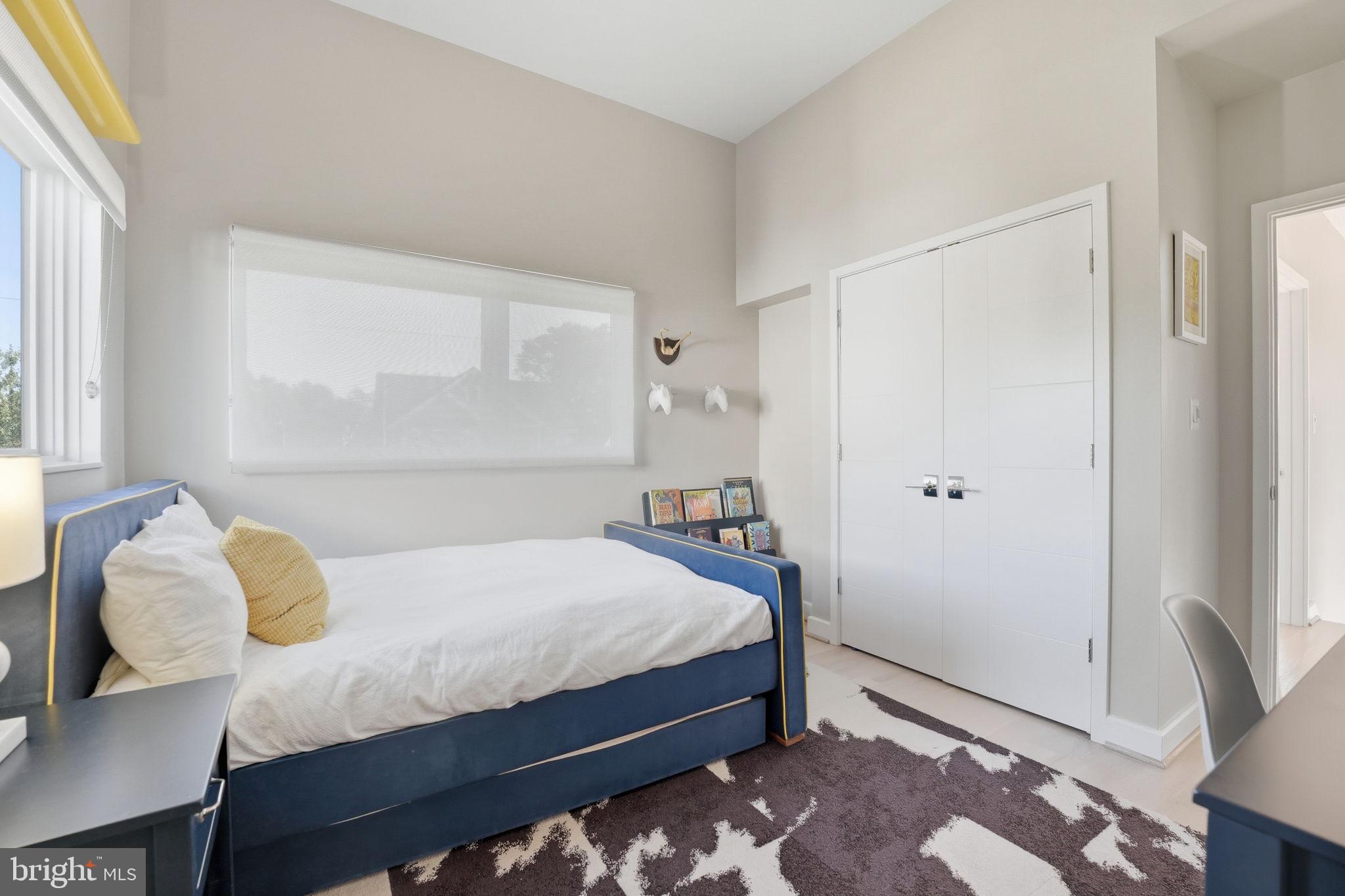 LYON VILLAGE - Residential